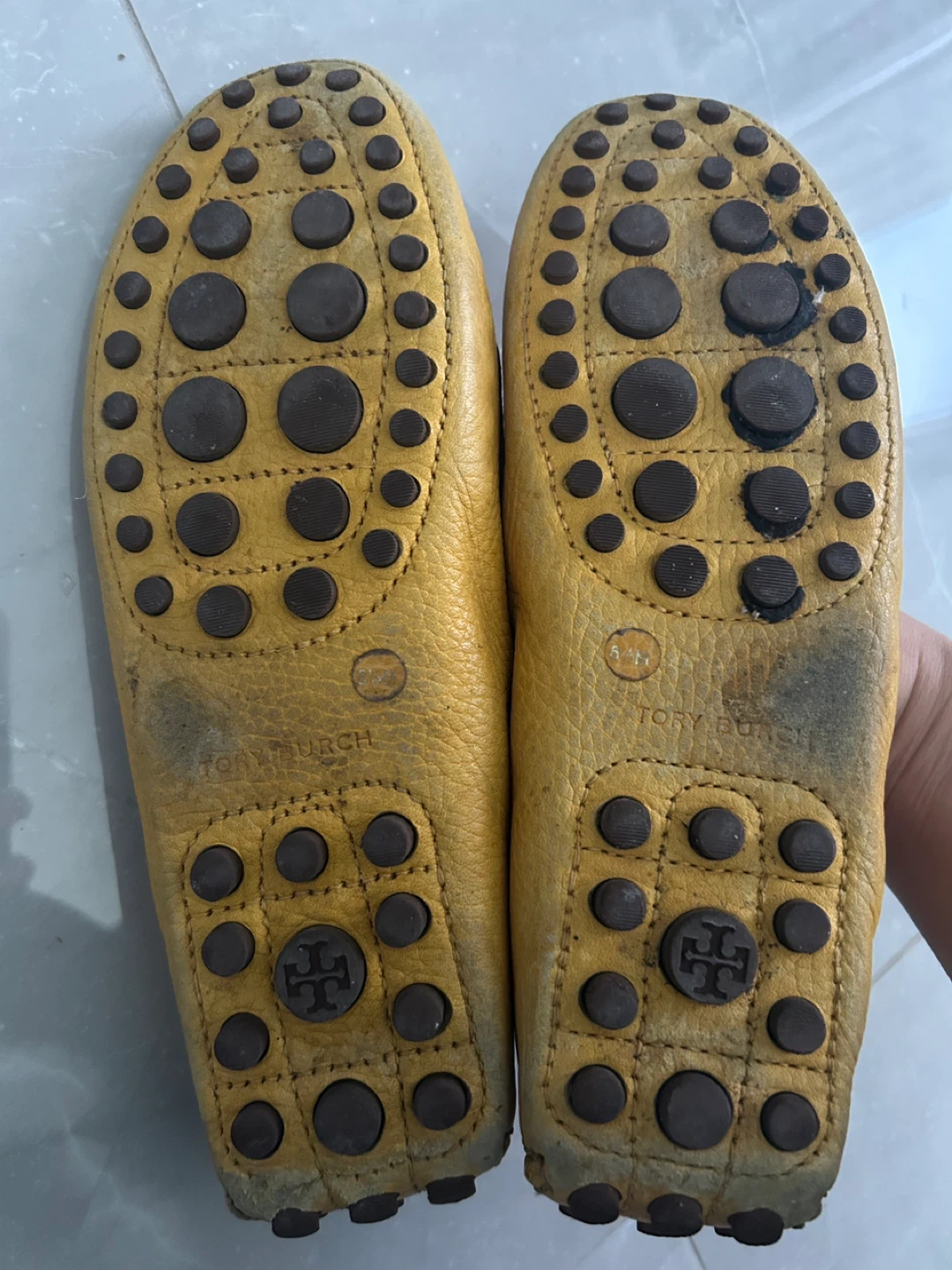 Tory Burch Yellow Leather Loafers - photo 3