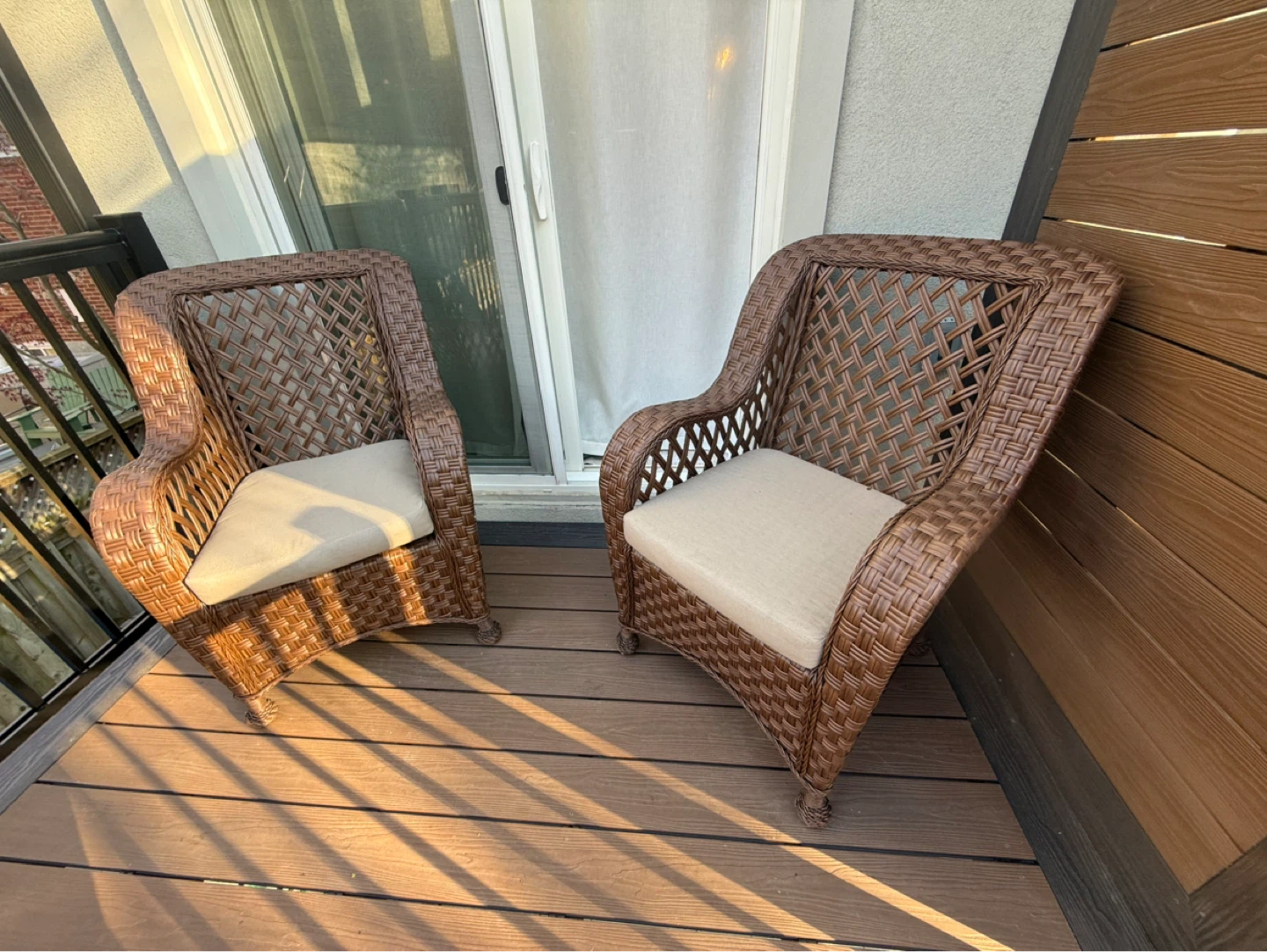 Patio Wicker Chairs – Set of 2 – Excellent Condition - photo 4