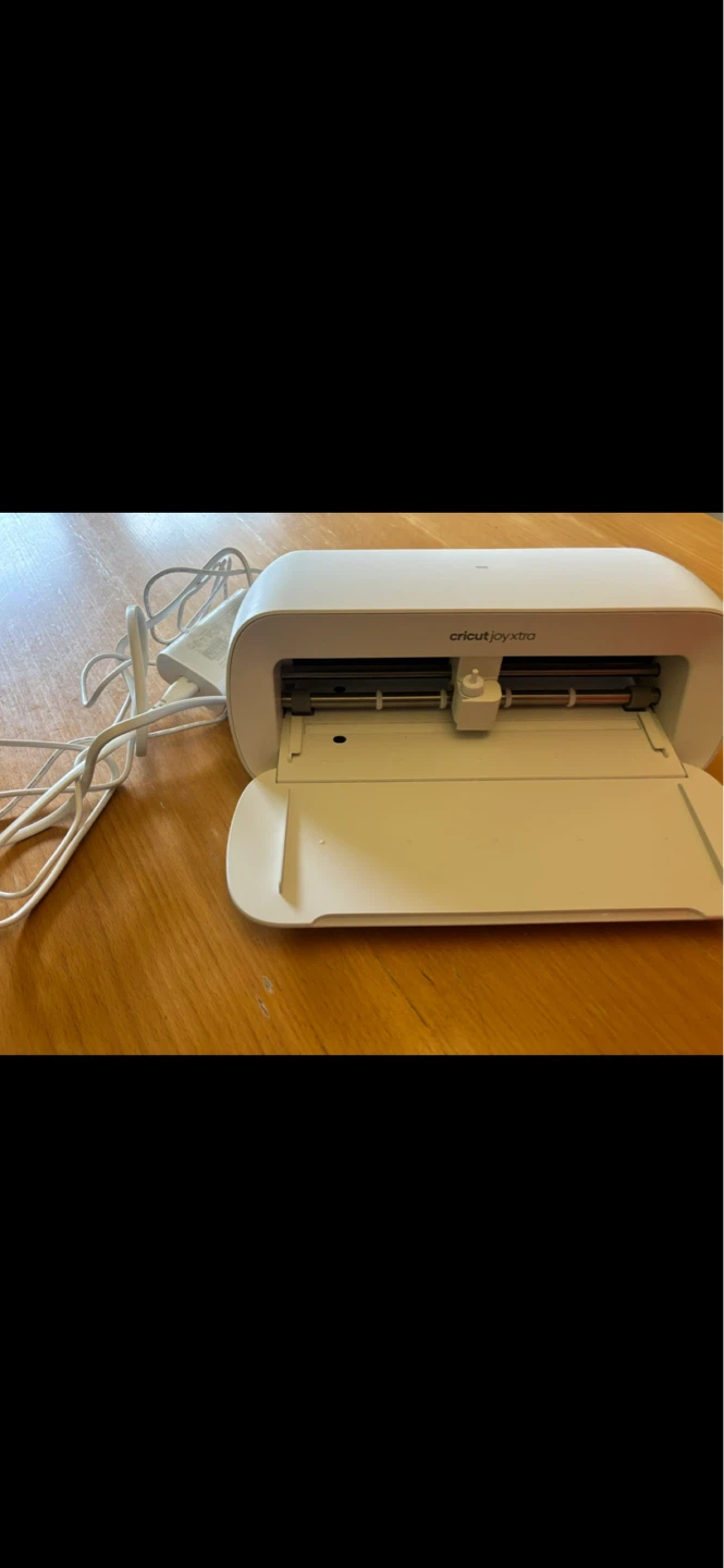 Cricut machine and materials bundle - photo 2