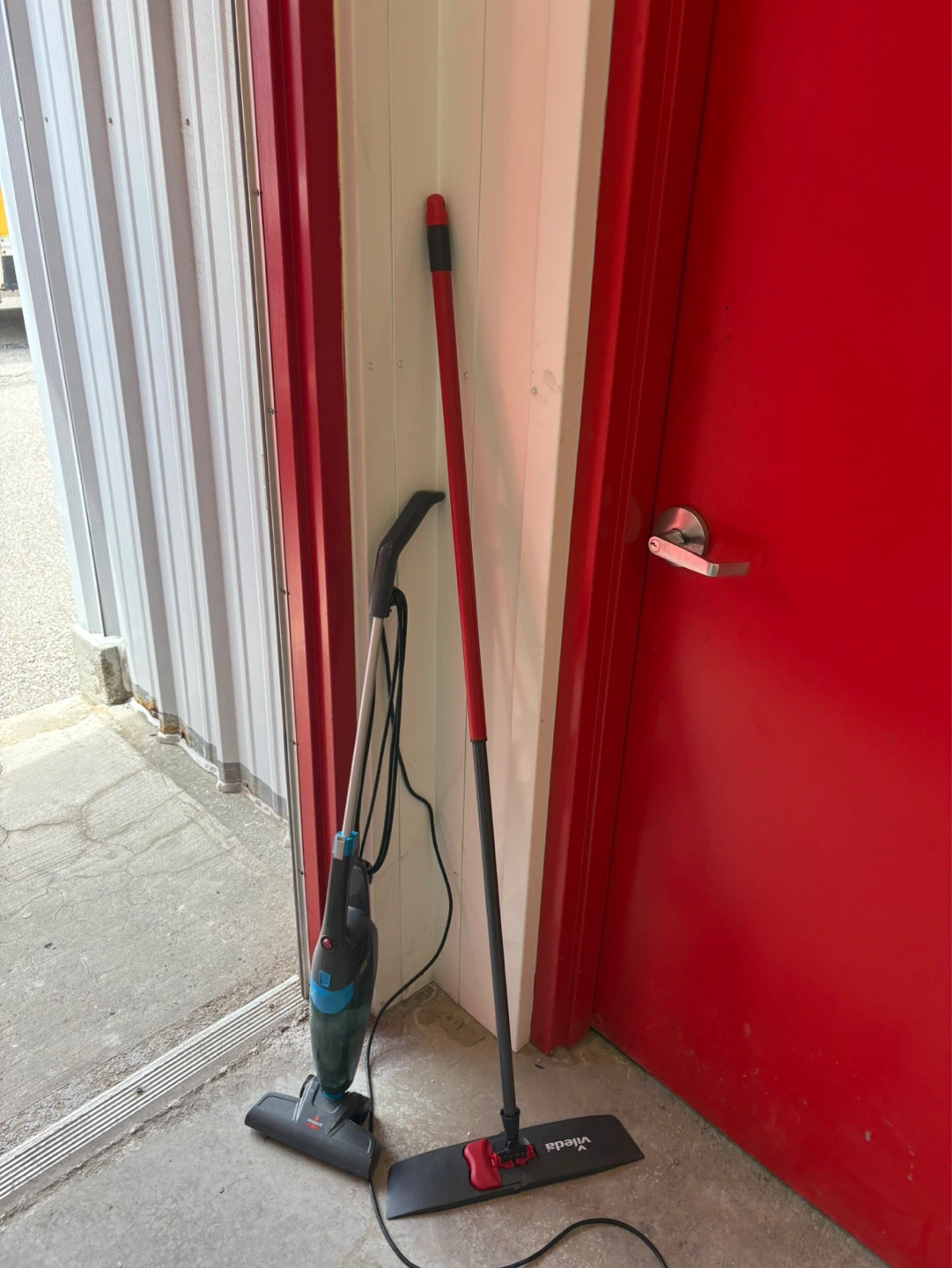 Vileda Mop and Bissell Vacuum Cleaner