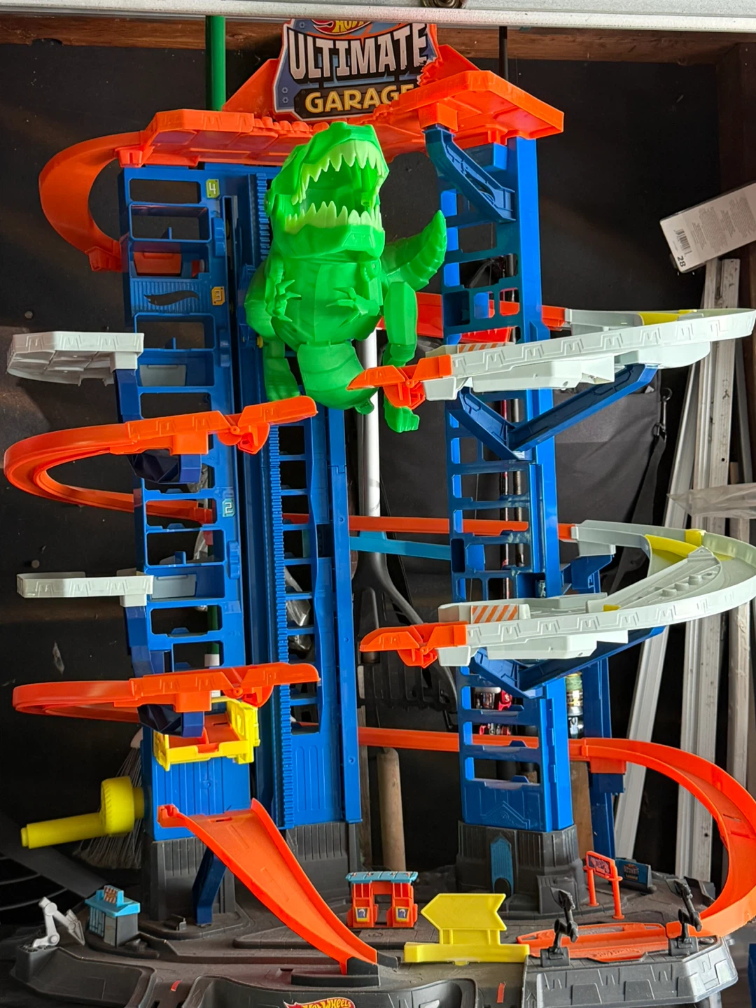 Hot Wheels Ultimate Garage Playset with T-Rex