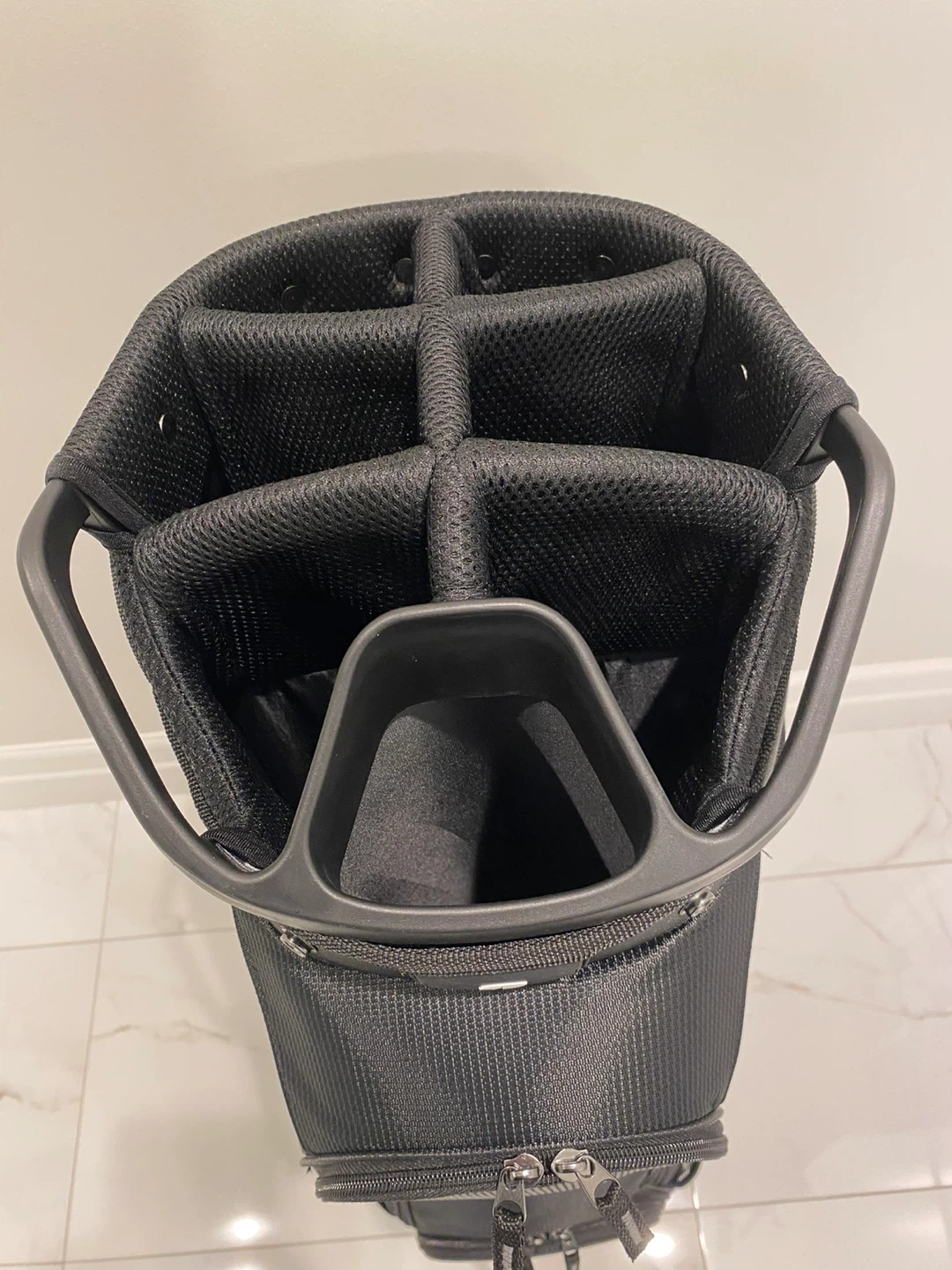 Taylormade Golf Cart Bag - Brand New with tags - photo 4
