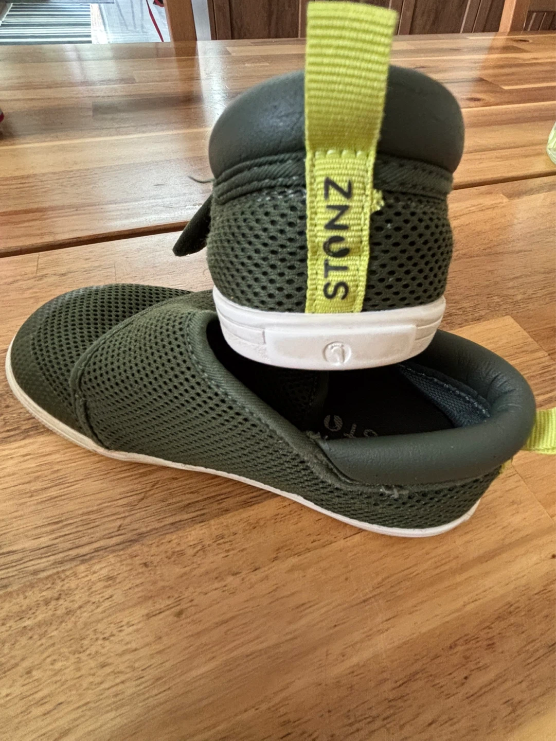 Stonz  Shoes Size 12 KIDS Green - photo 2
