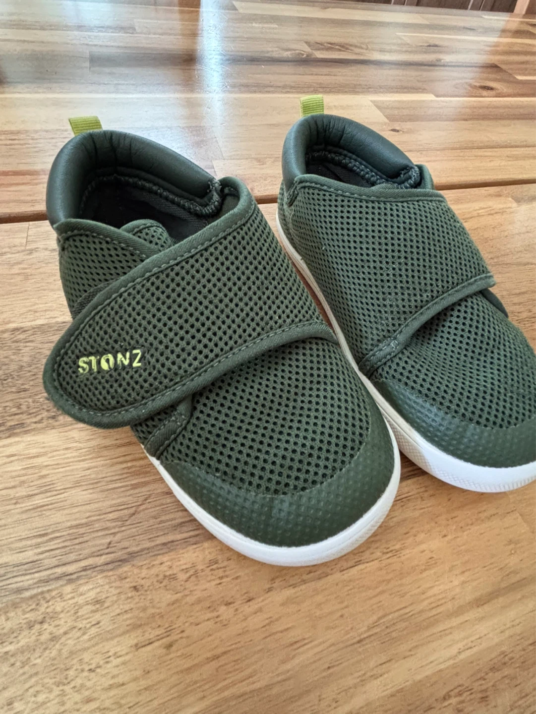 Stonz  Shoes Size 12 KIDS Green