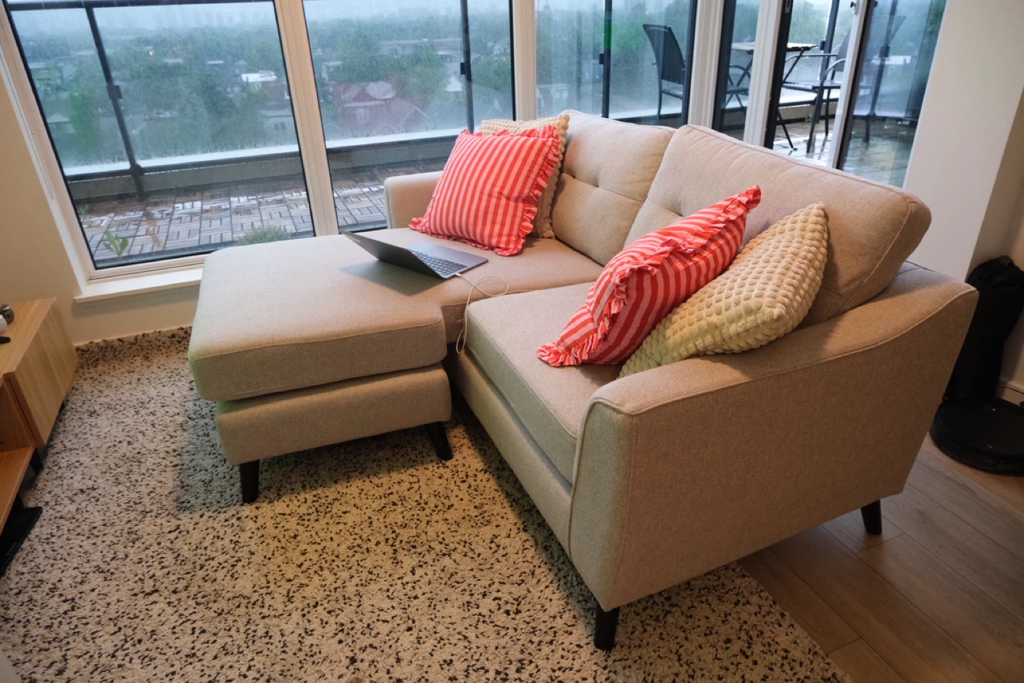 Sectional Sofa with Chaise - photo 2