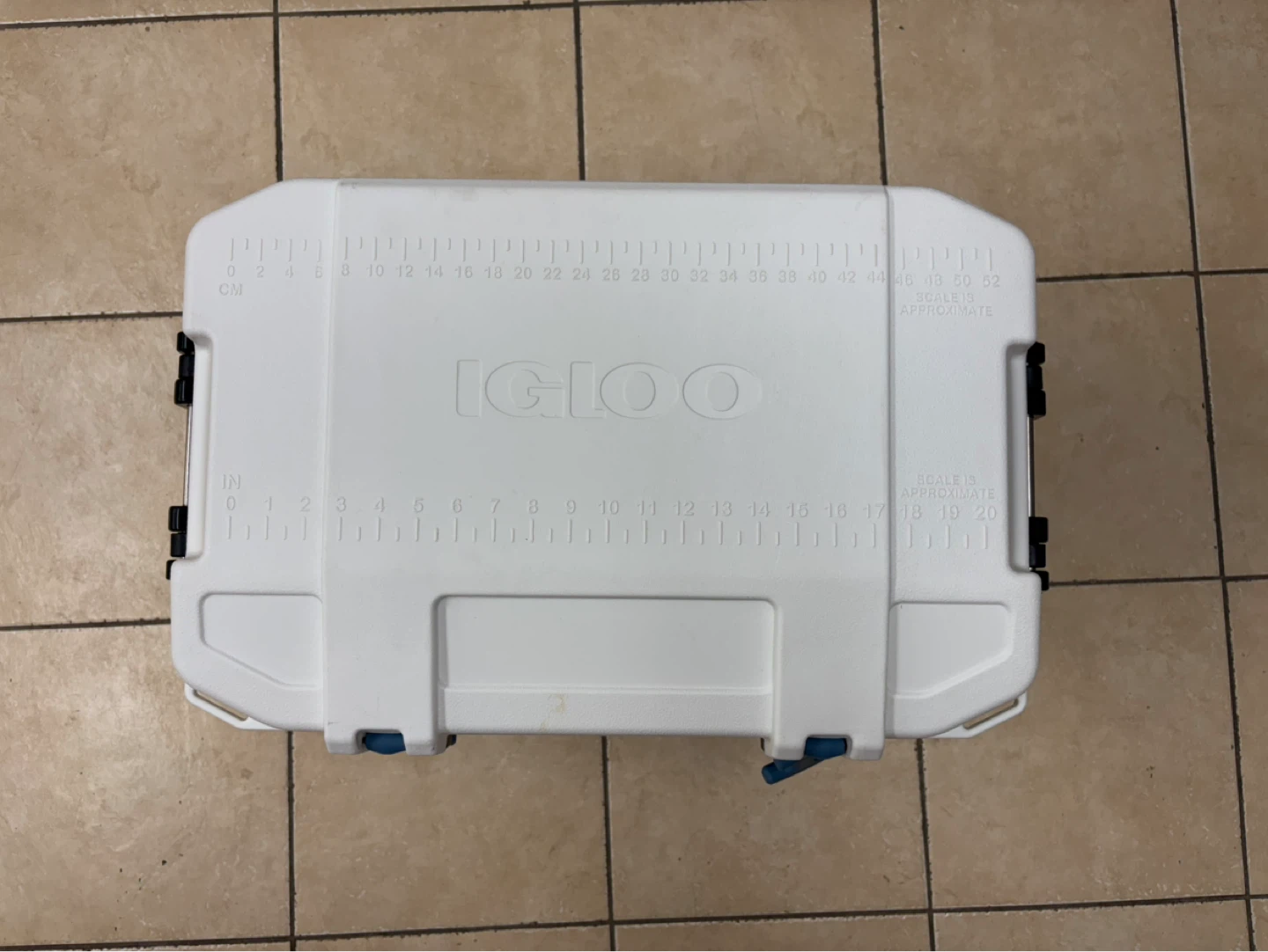Igloo White Cooler 20 inch wide - photo 2