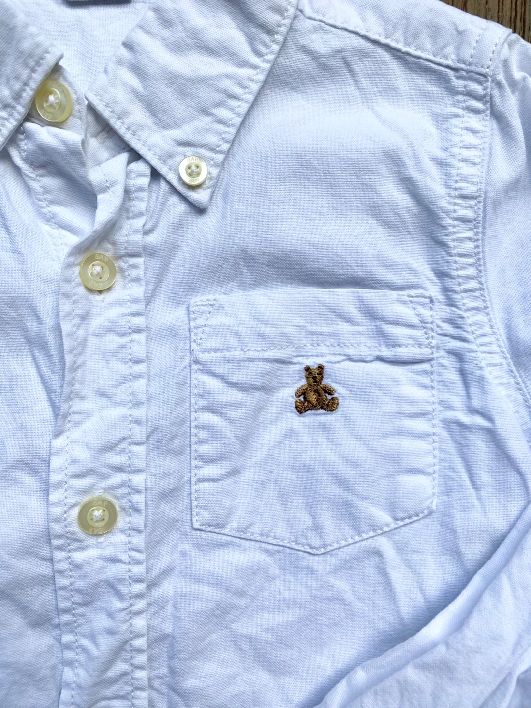 Baby Gap White Button-Up Shirt with Teddy Bear Embroidery - photo 2