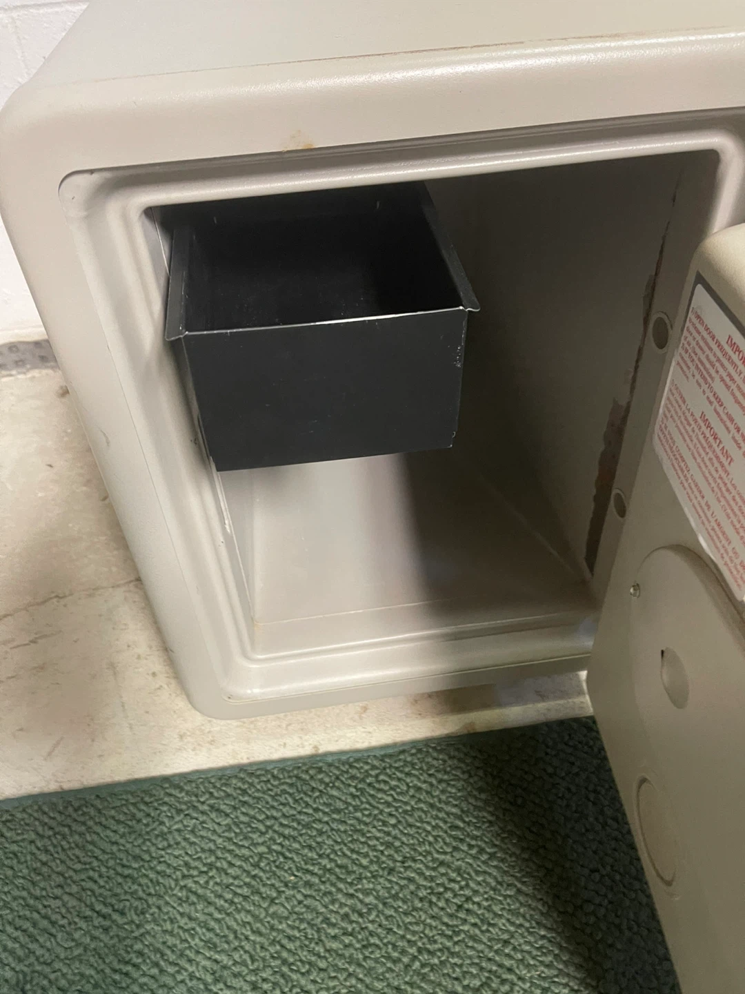 SENTRY safe - photo 3