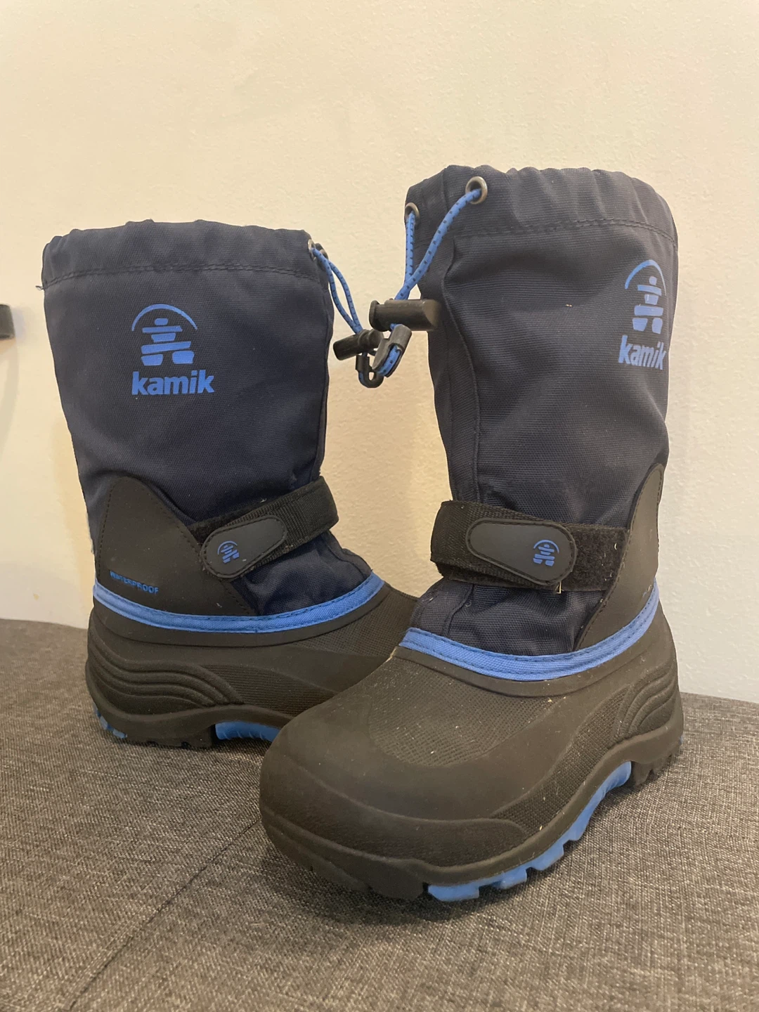 Kamik snow boots size 1