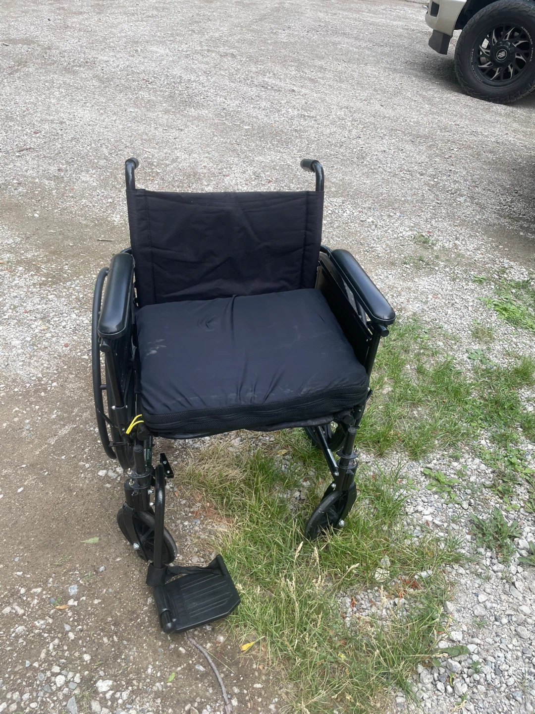 Drive Medical Wheelchair with Seat Cushion and footrest