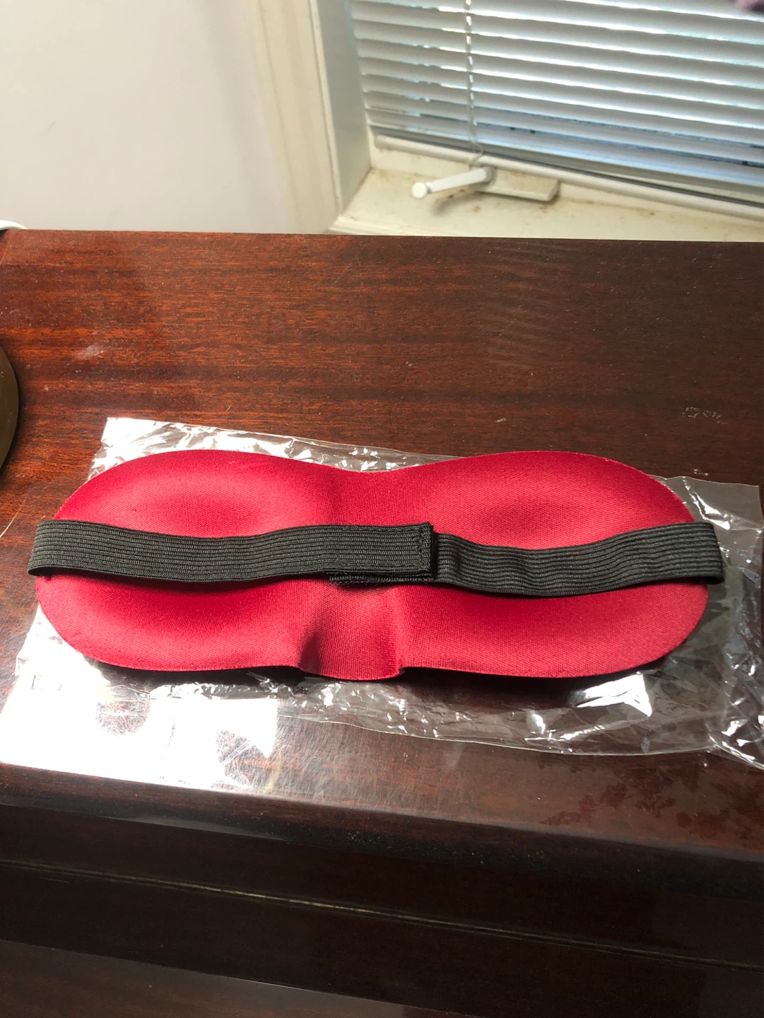 Red Contoured Eye Mask - photo 2