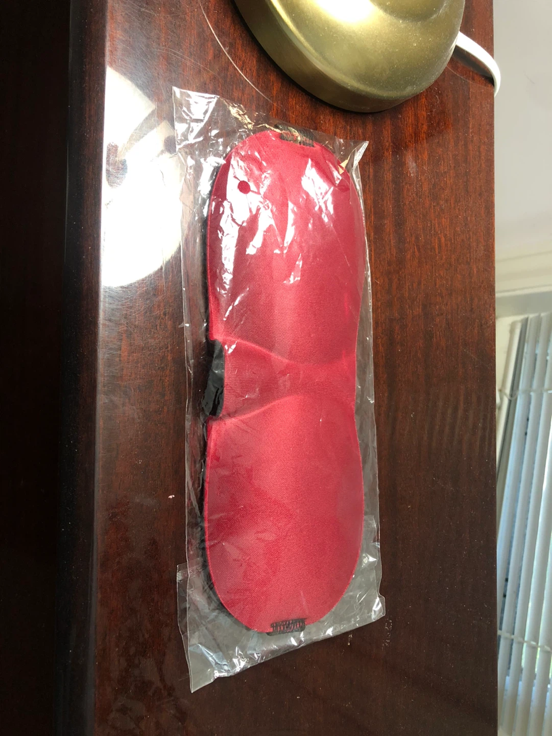 Red Contoured Eye Mask - photo 3