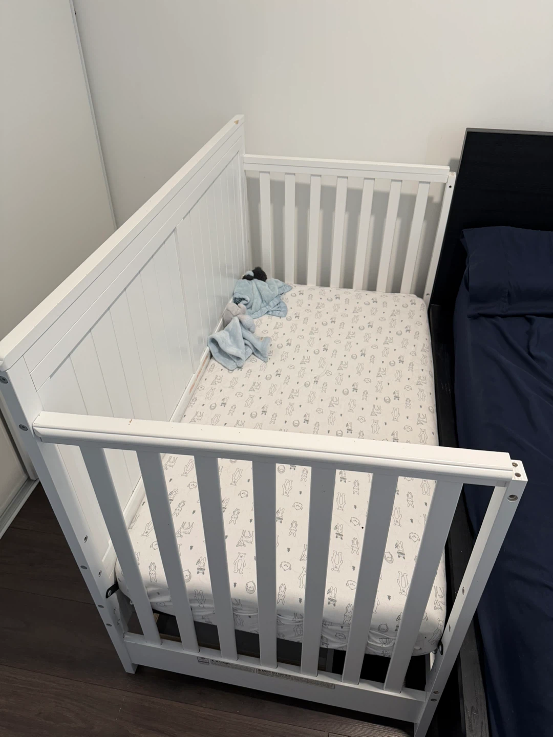 Graco White Convertible Crib with Mattress & Bedding