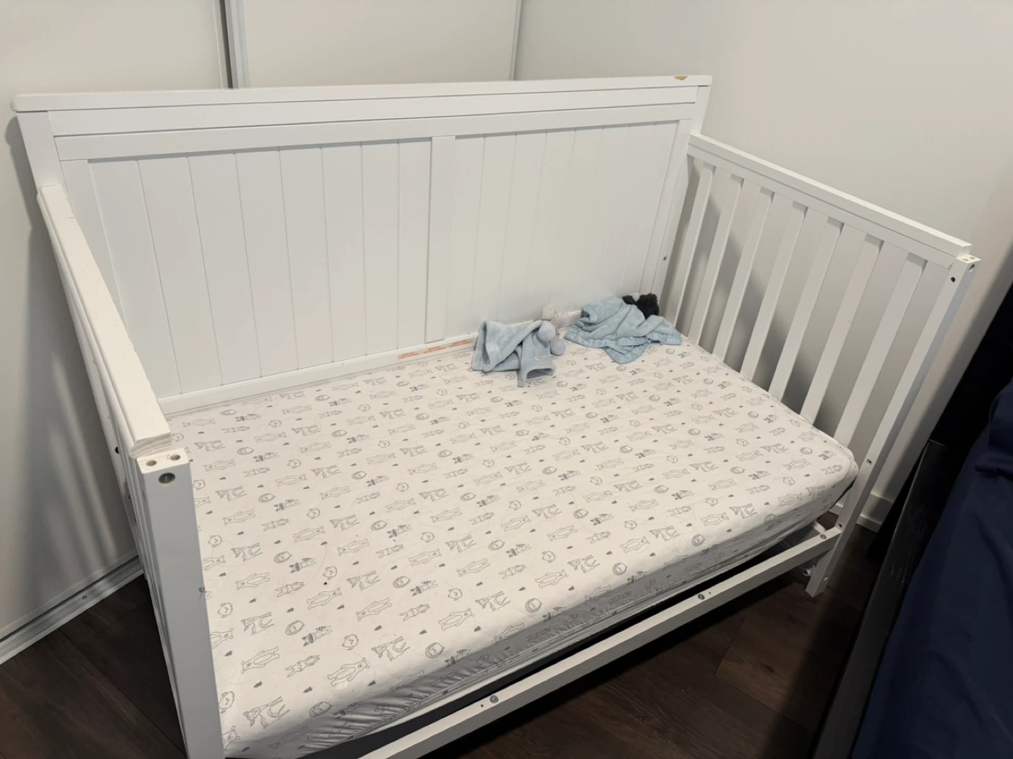 Graco White Convertible Crib with Mattress & Bedding - photo 2