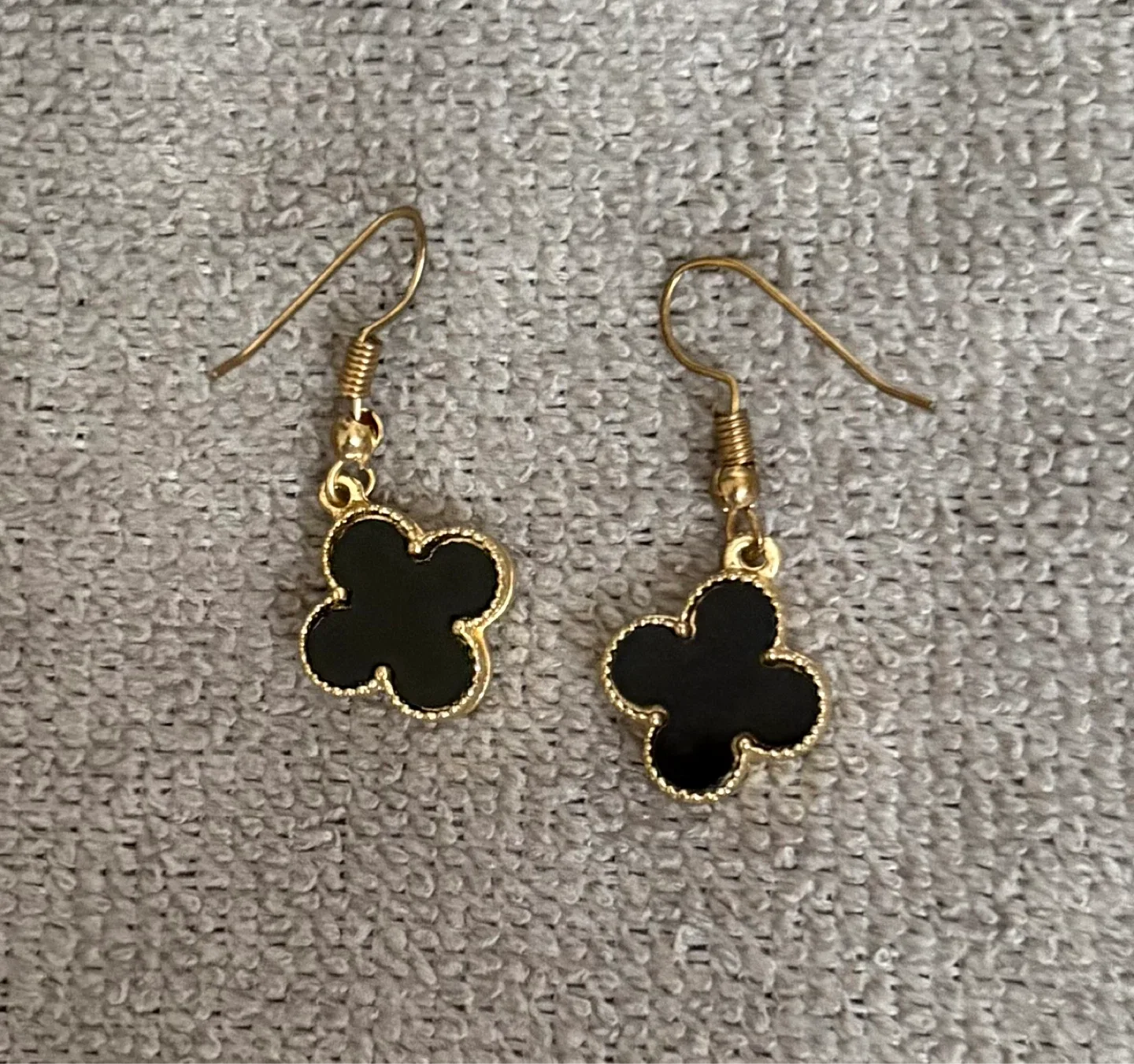 Assorted Fashion Earring Set-Take All For $5 - photo 3