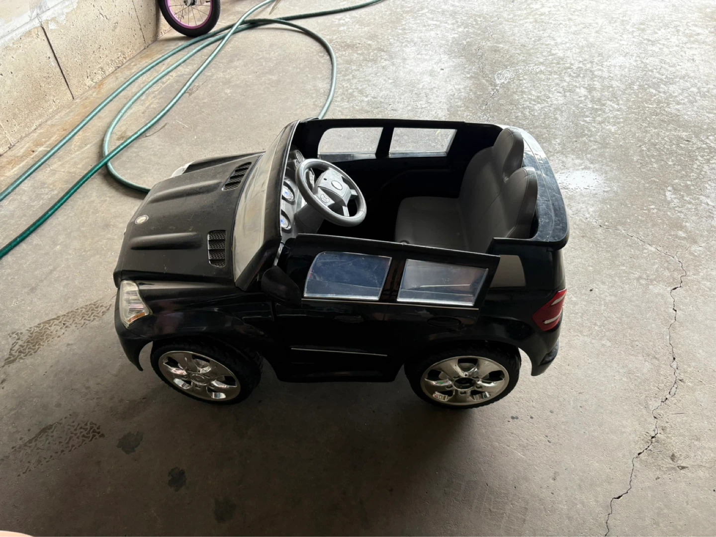 Kids Ride-On Mercedes Benz Car(needs battery)