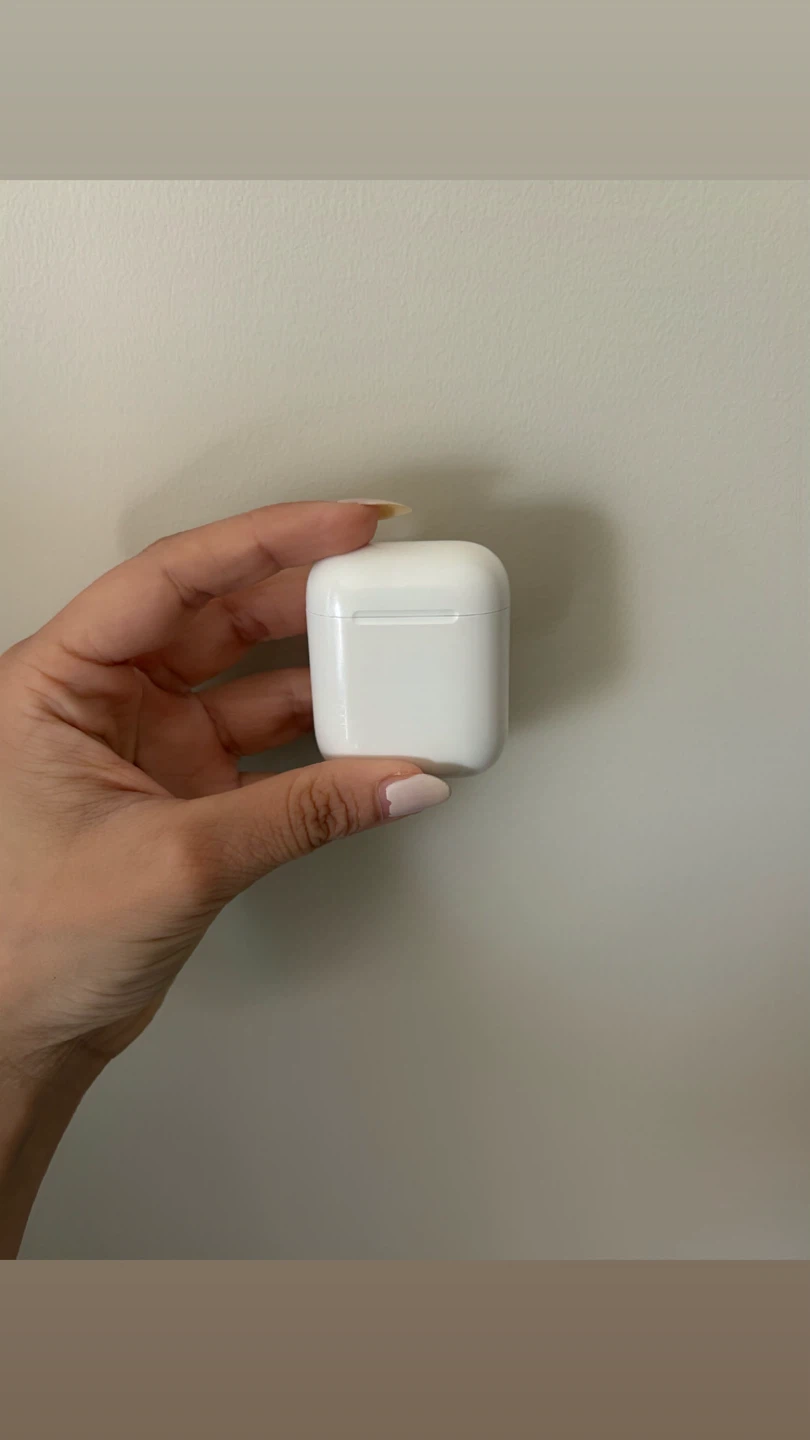 Authentic Apple AirPods with Charging Case - photo 3