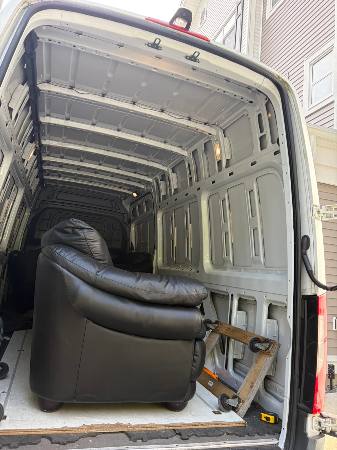 🚚 Furniture Moving Service – Fast, Safe & Affordable! - photo 4