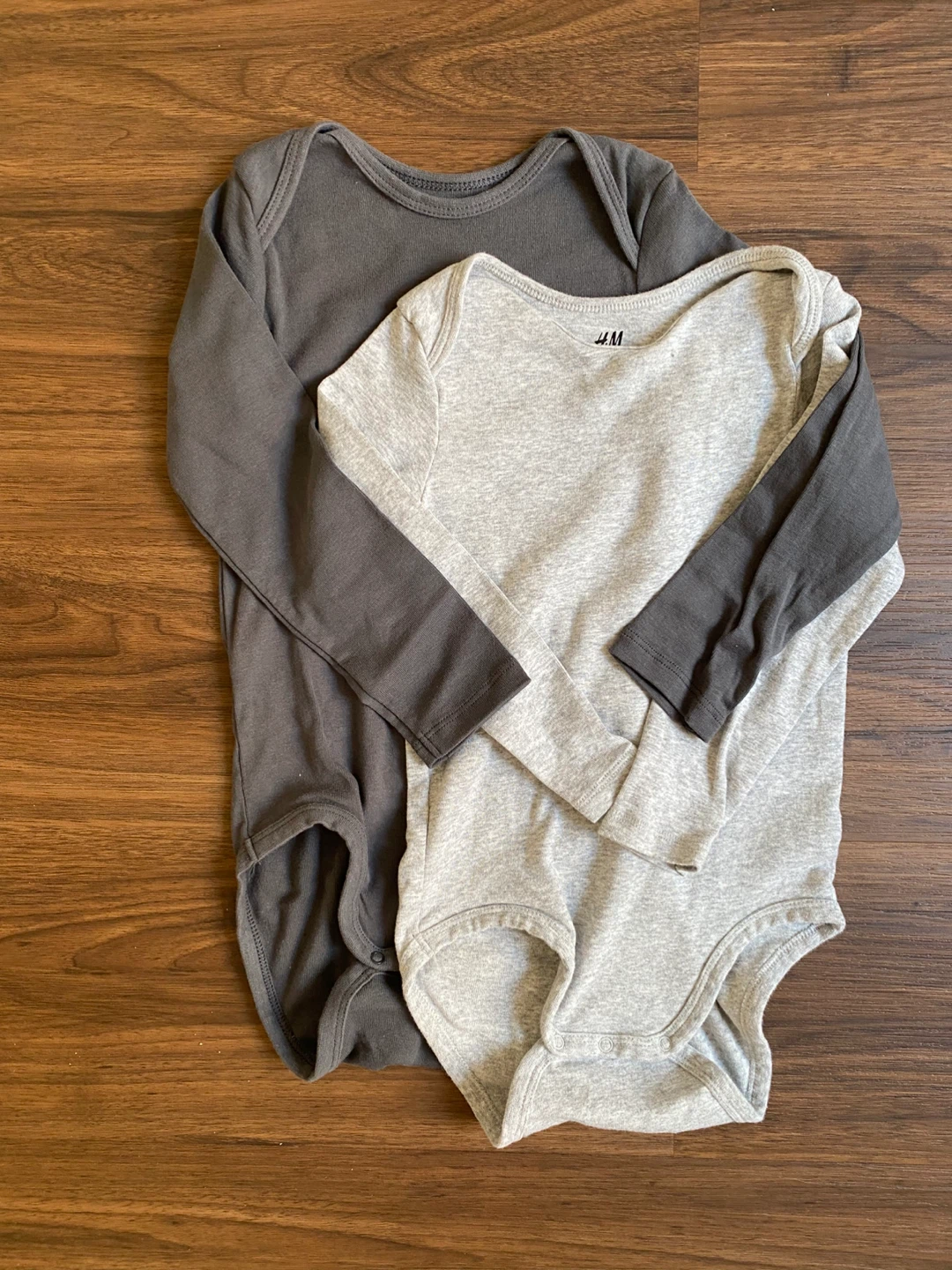 H&M Organic Cotton Long Sleeve Bodysuits (2-pack)