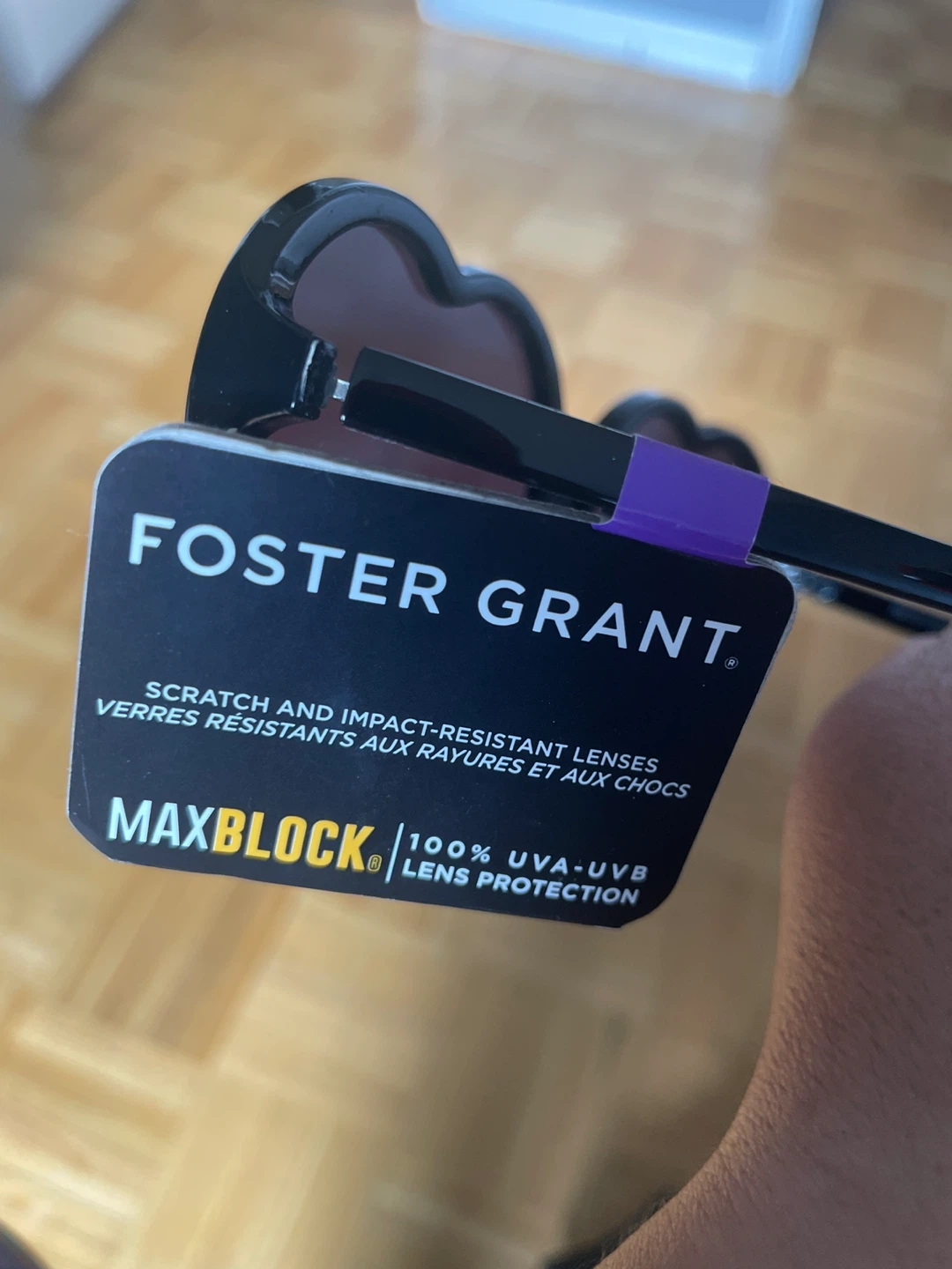 Foster Grant Heart Shaped Sunglasses - photo 2
