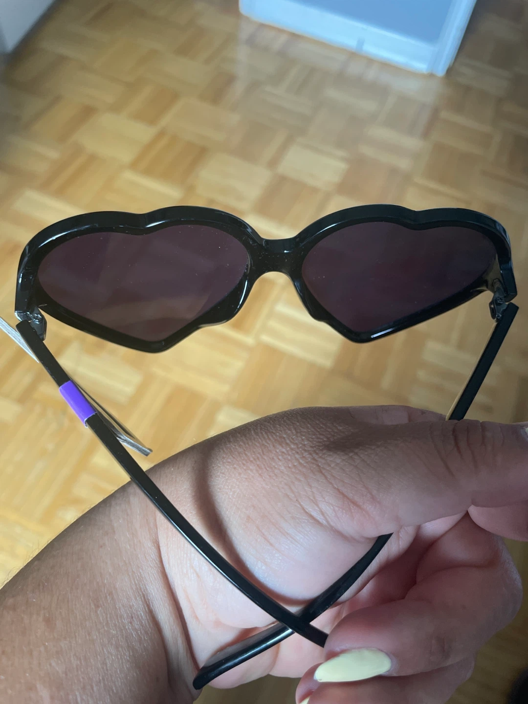 Foster Grant Heart Shaped Sunglasses - photo 3