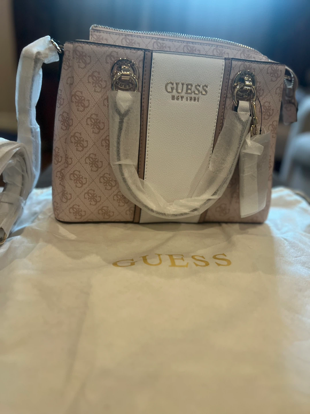 Brand new Guess satchel bag. - photo 4