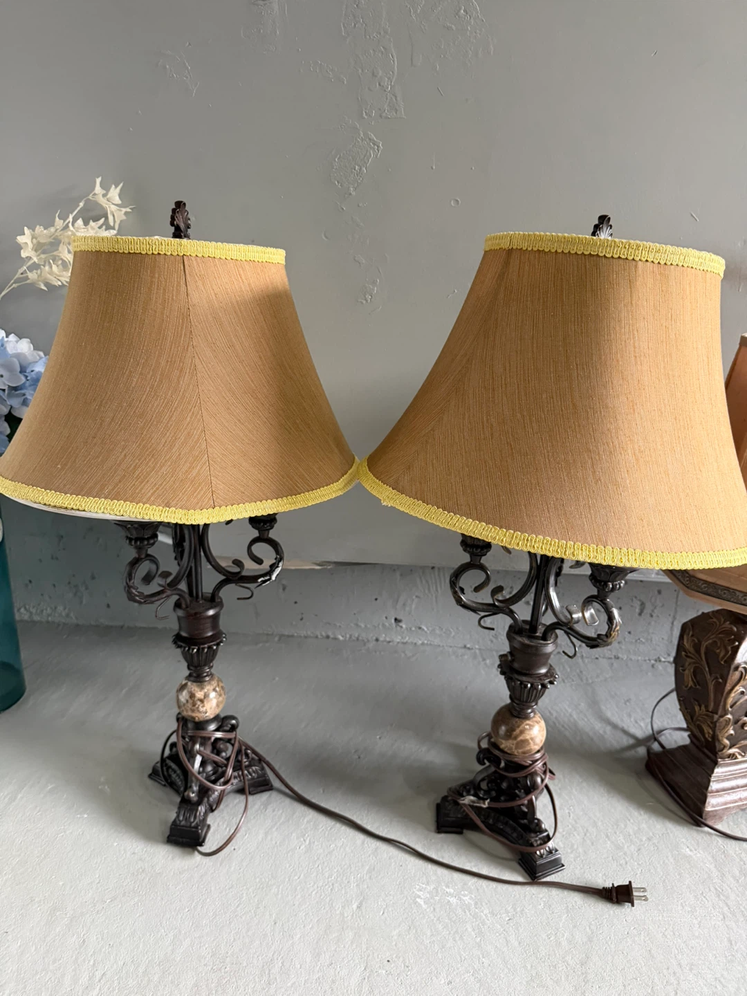 3 decorative table lamps - photo 2