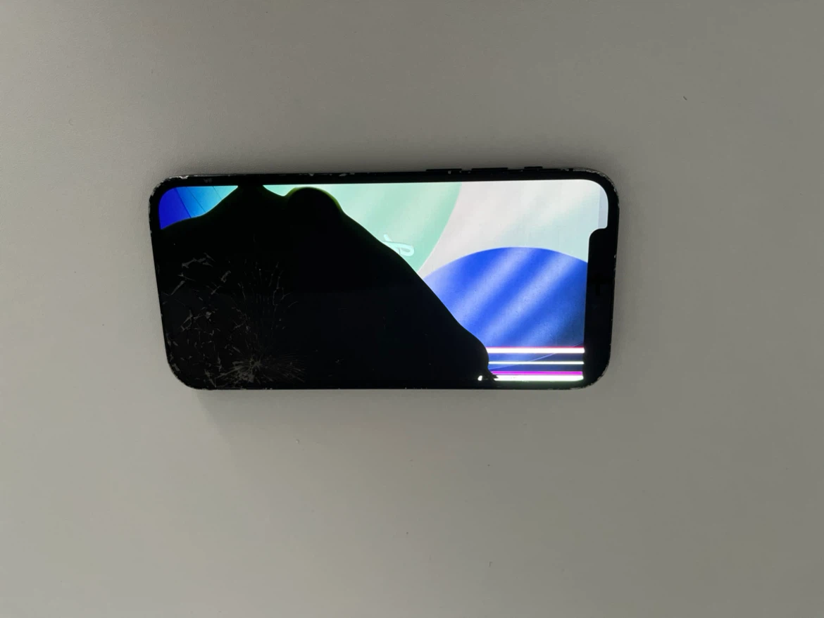 Apple iPhone 12 Black - Damaged - photo 2
