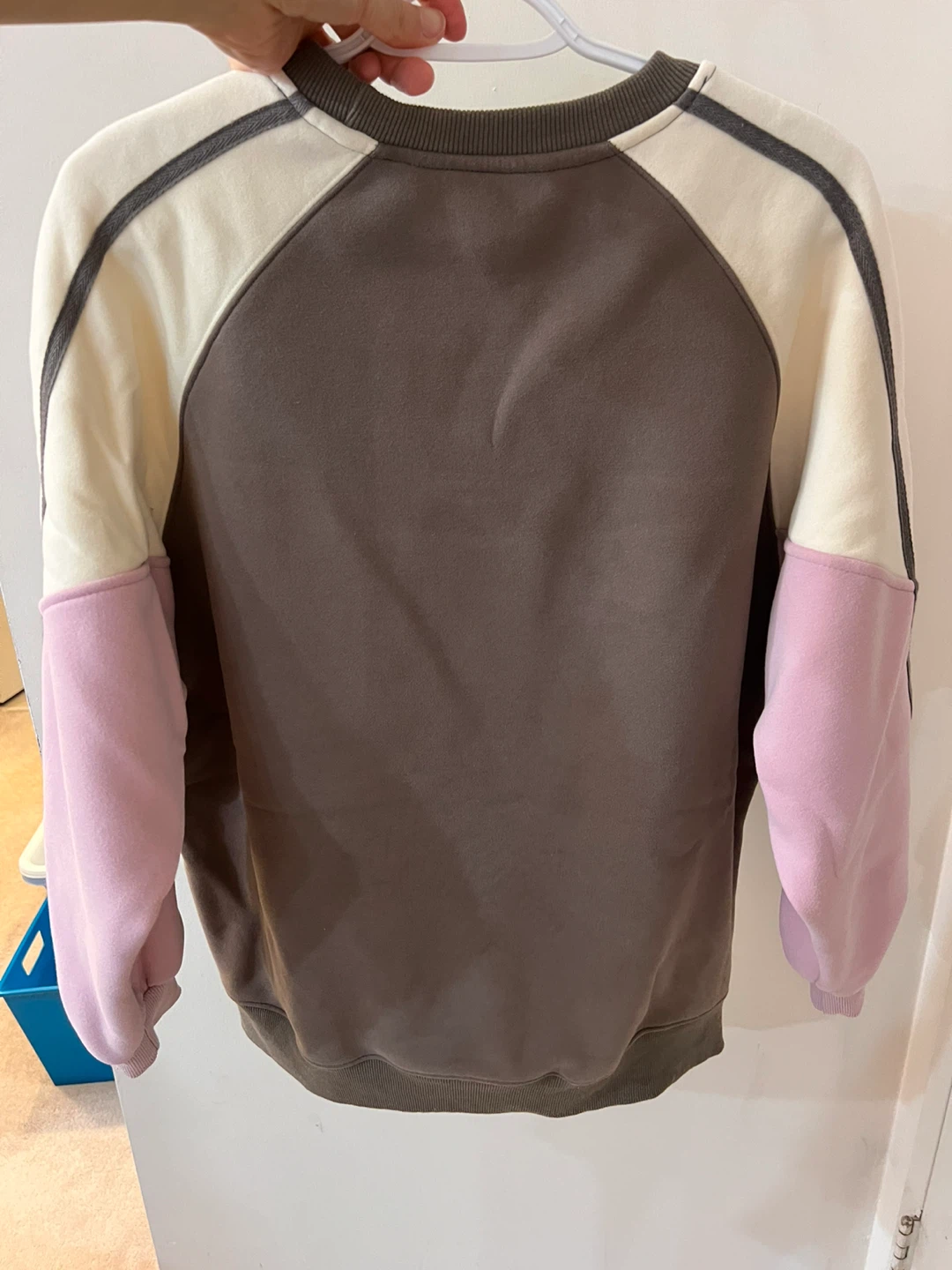 Chip 'n Dale Graphic Sweatshirt - photo 3