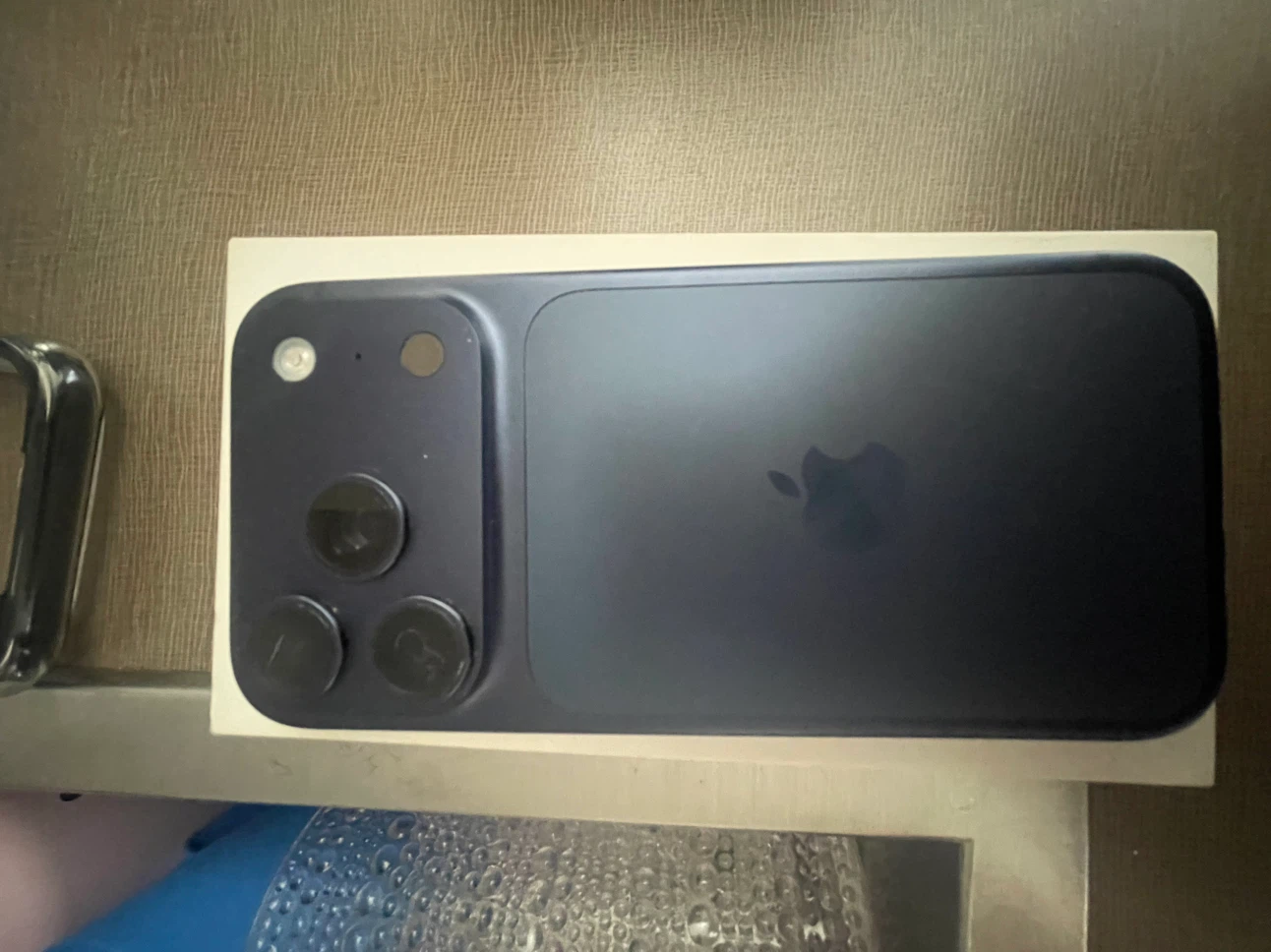 iPhone 17 pro - photo 2