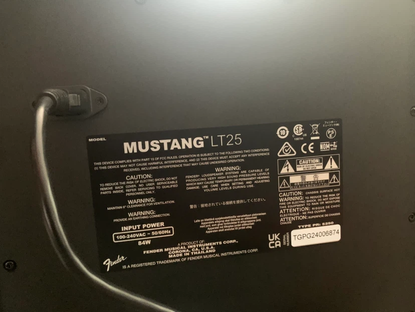 Fender Mustang LT25 Guitar Amplifier - photo 4