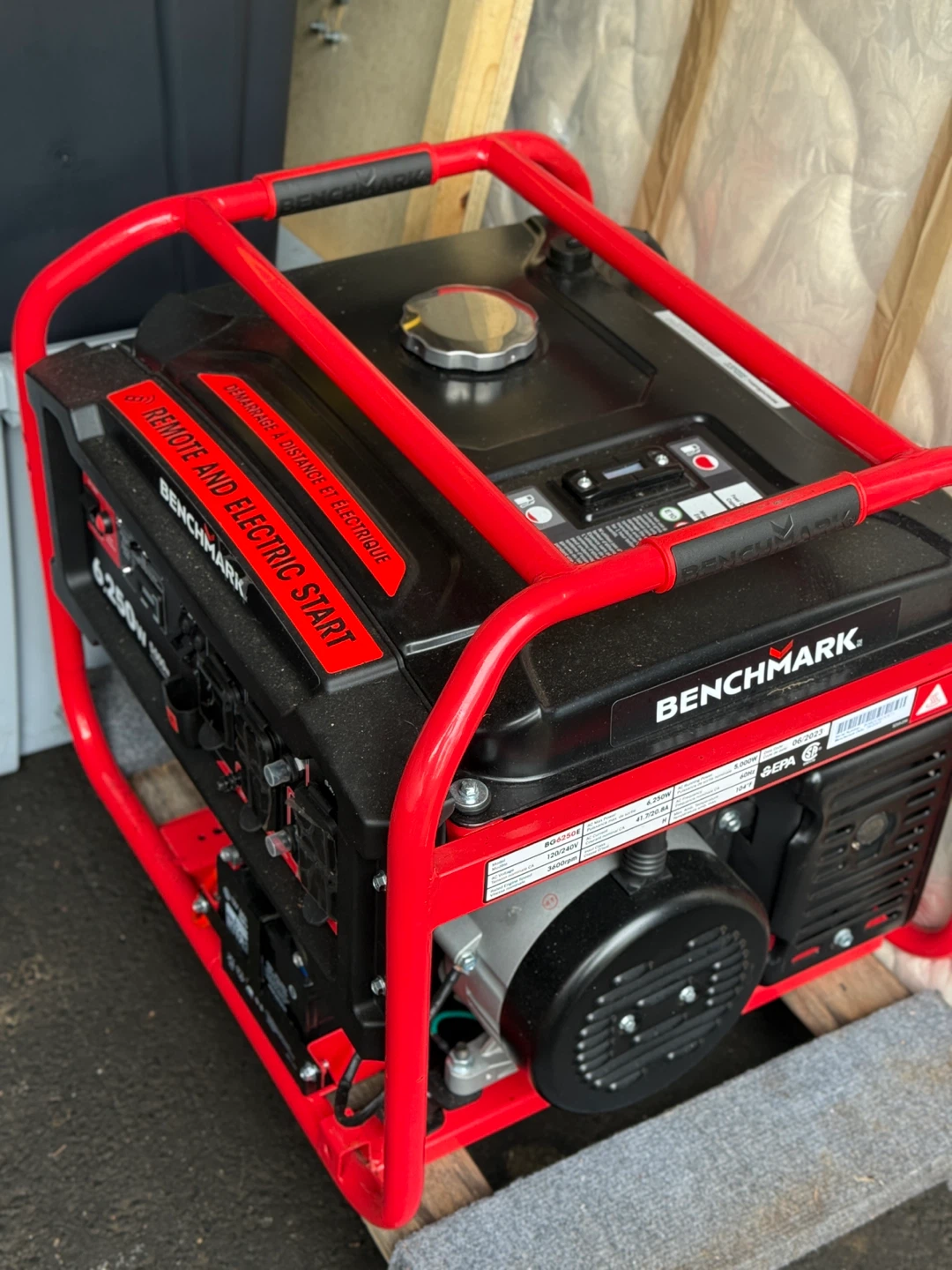 Benchmark 6250W 5000W Generator - Remote & Electric Start - photo 3