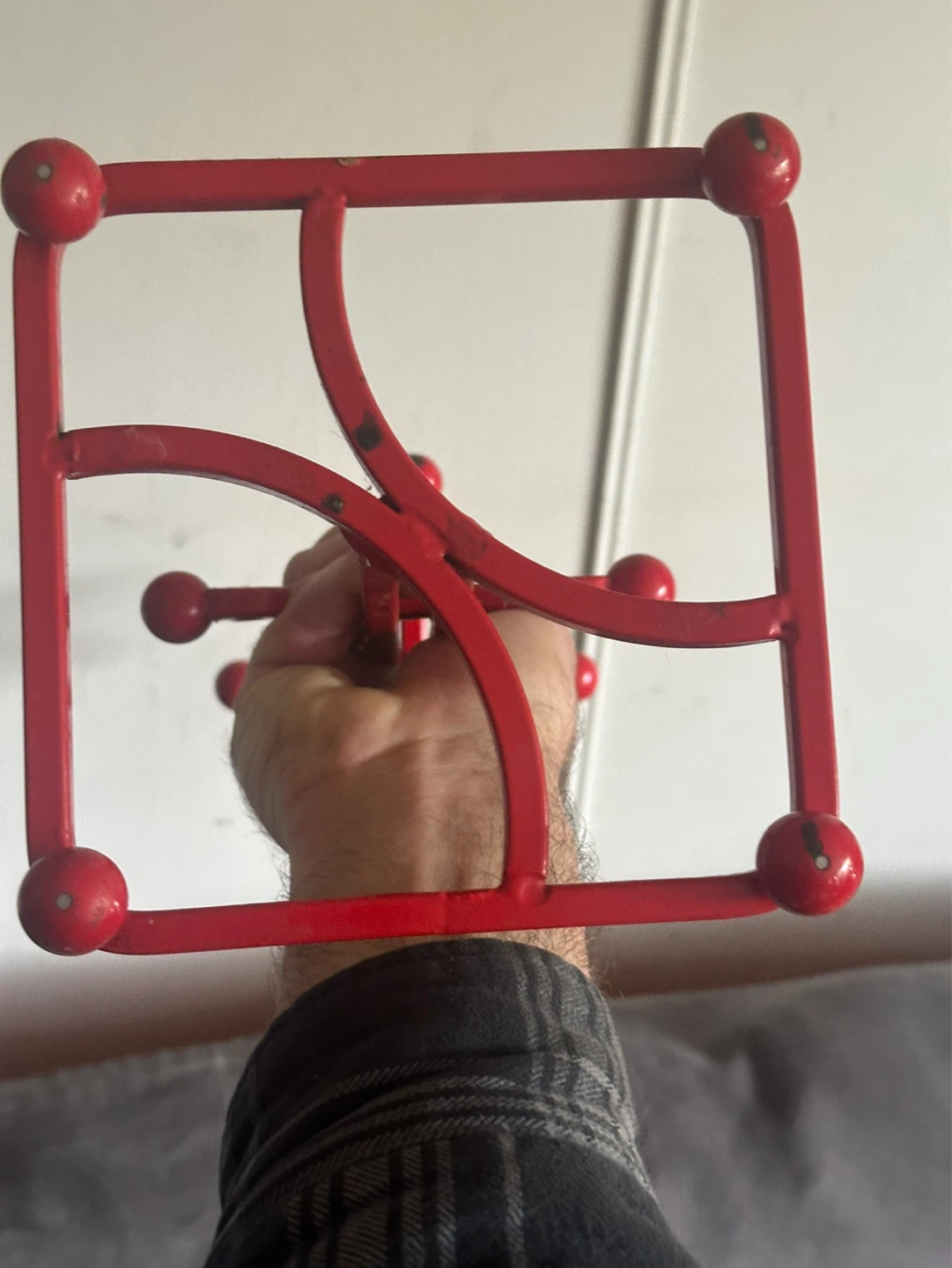Heavy duty solid metal red mug tree. - photo 3