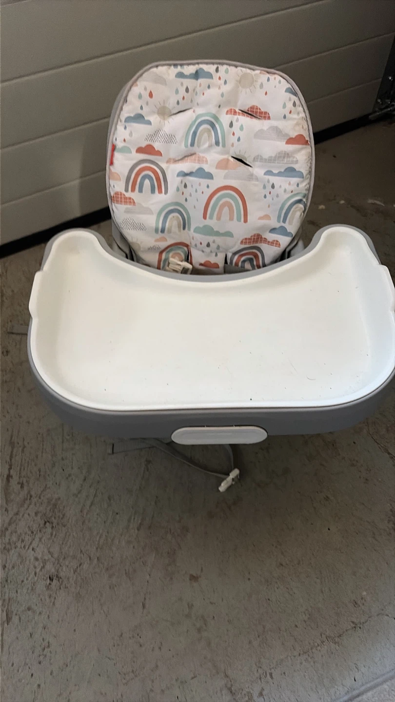 Fisher-Price Booster Seat with Rainbow Print - photo 2