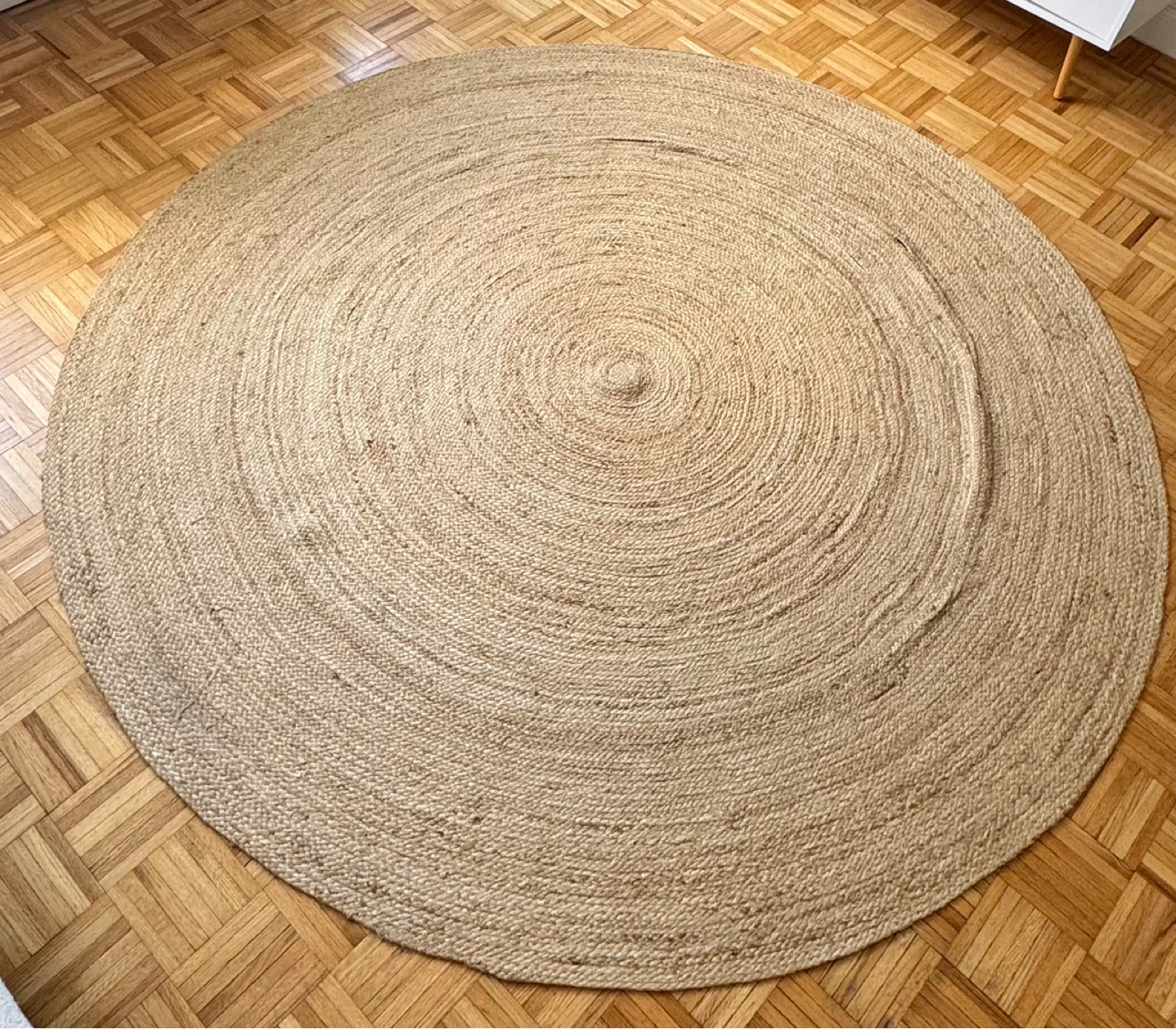 7-ft round jute rug