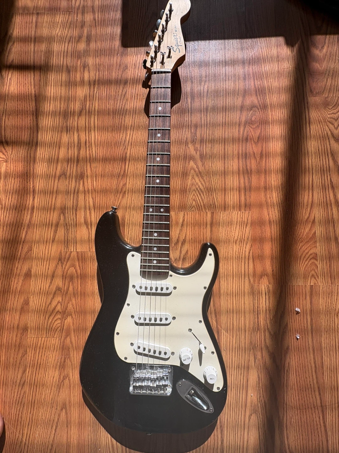 Squier Stratocaster Electric Guitar and Line 6 Amp - photo 2