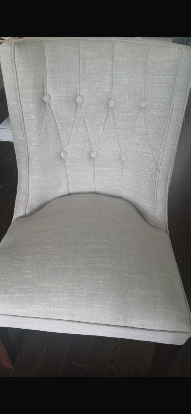 6  hardly used  chairs ..pet free smoke  free