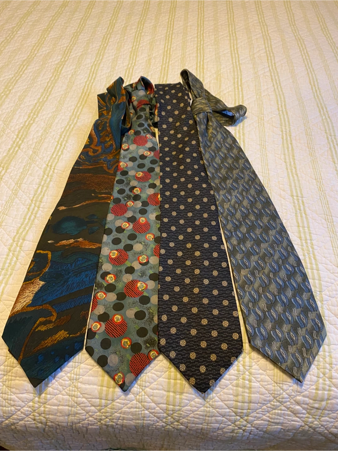 ASSORTED MENS TIES