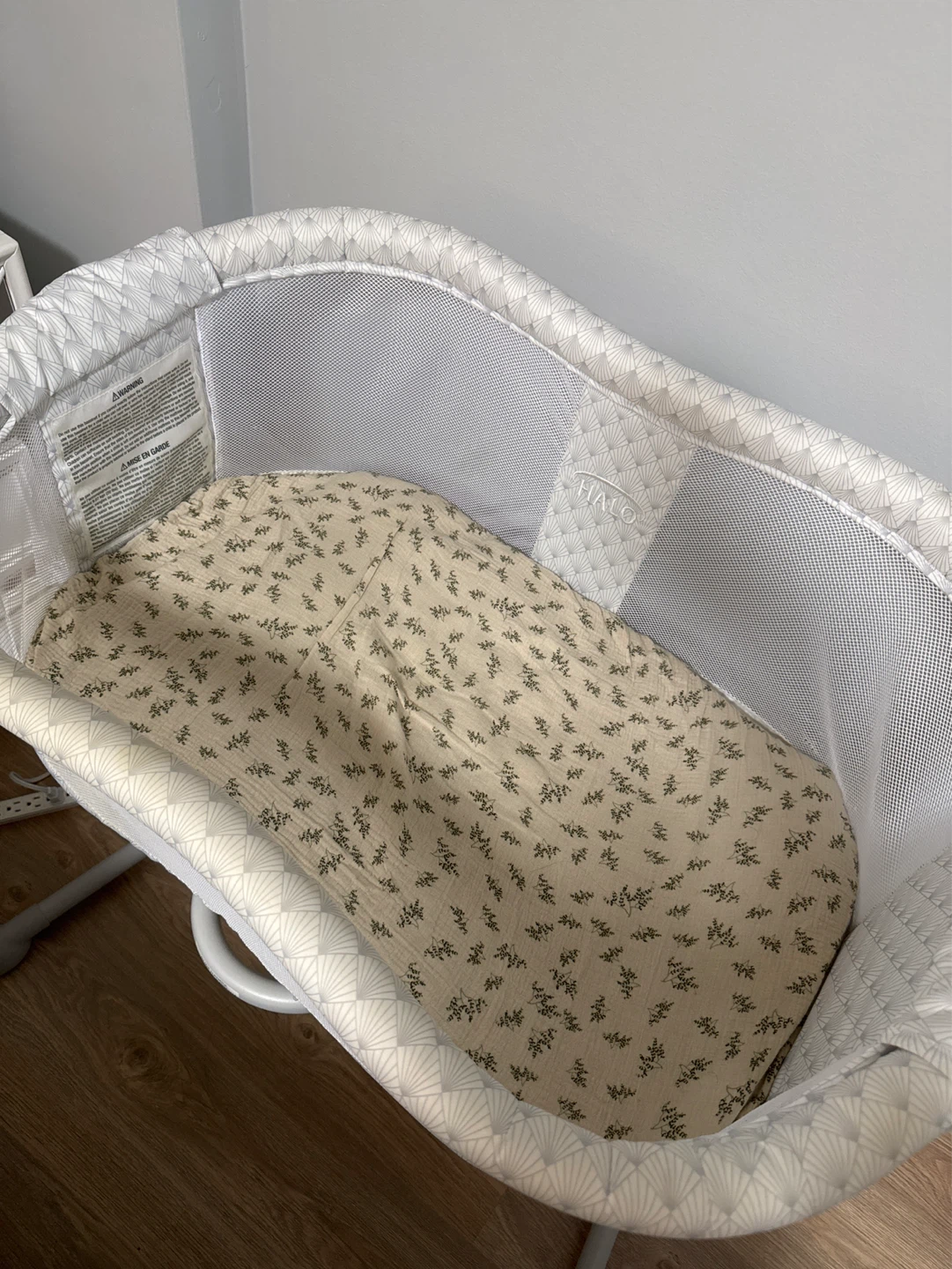 HALO BassiNest Swivel Sleeper - photo 2