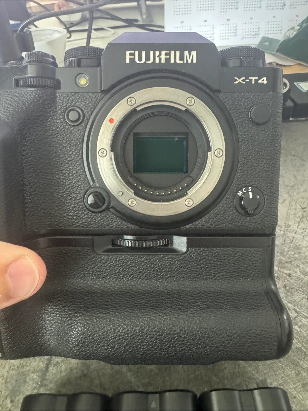 Fujifilm X-T4 Camera with Battery Grip and 3 Batteries - photo 2
