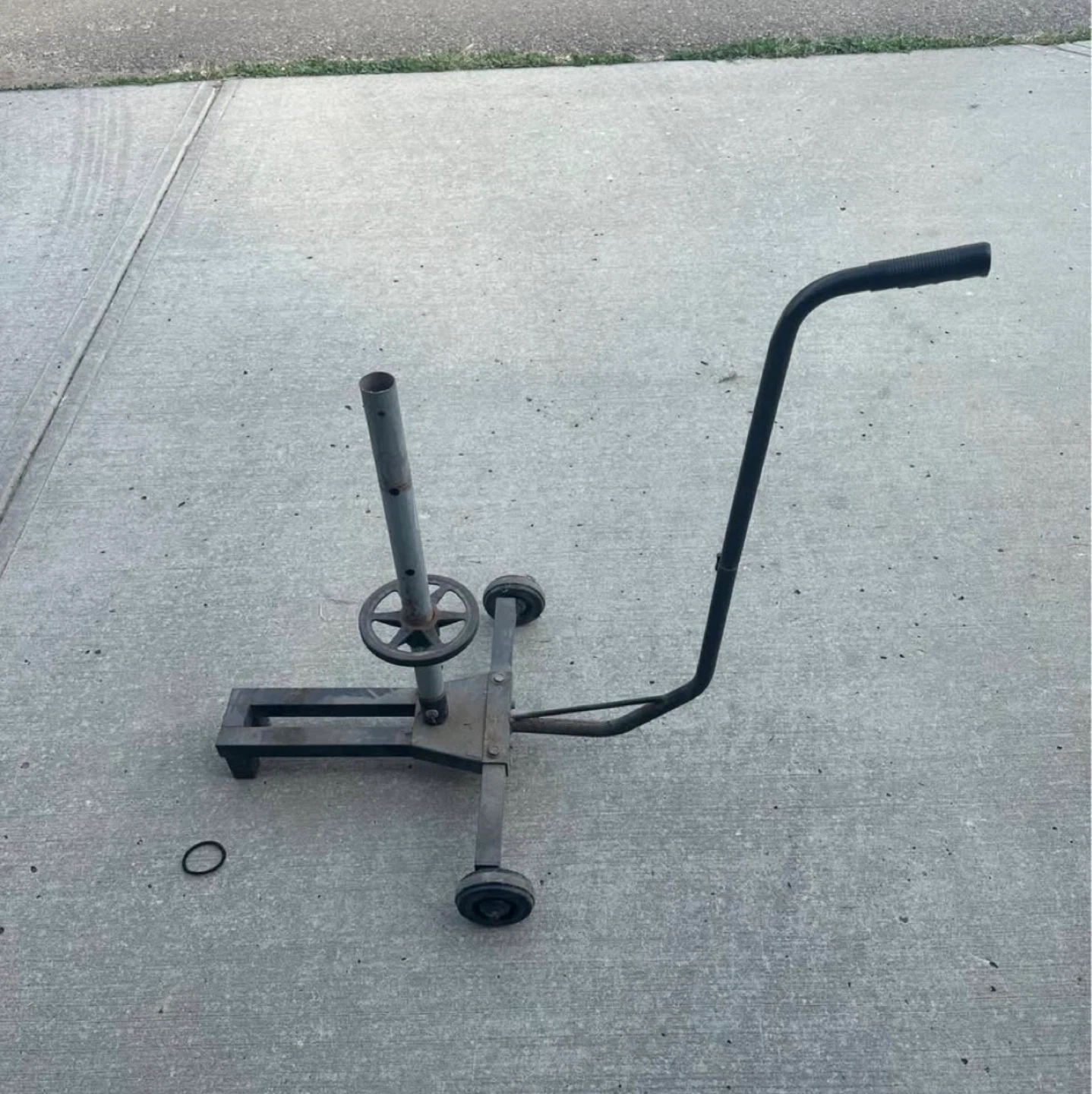 Tire stand