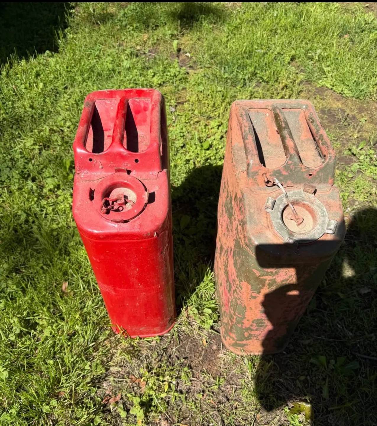 Metal gas cans - photo 2