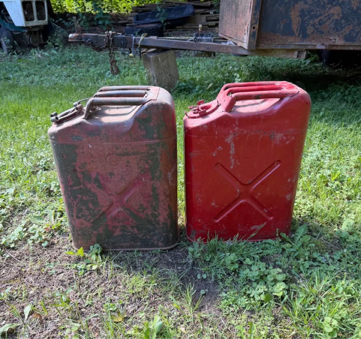 Metal gas cans
