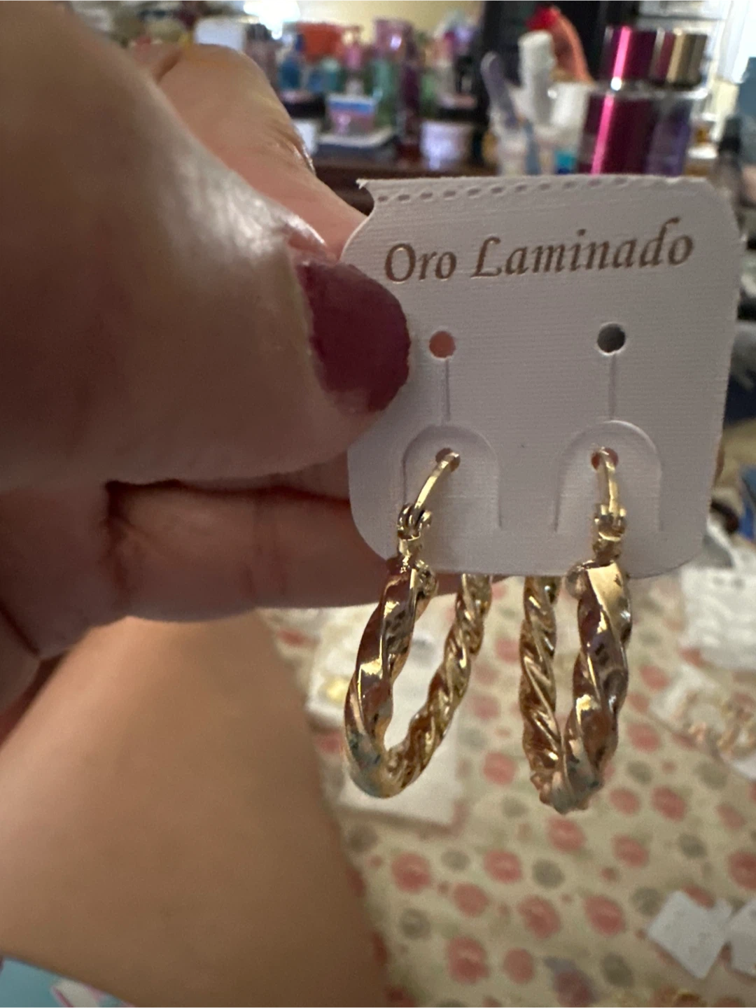 Oro Laminado Twisted Hoop Earrings - photo 3