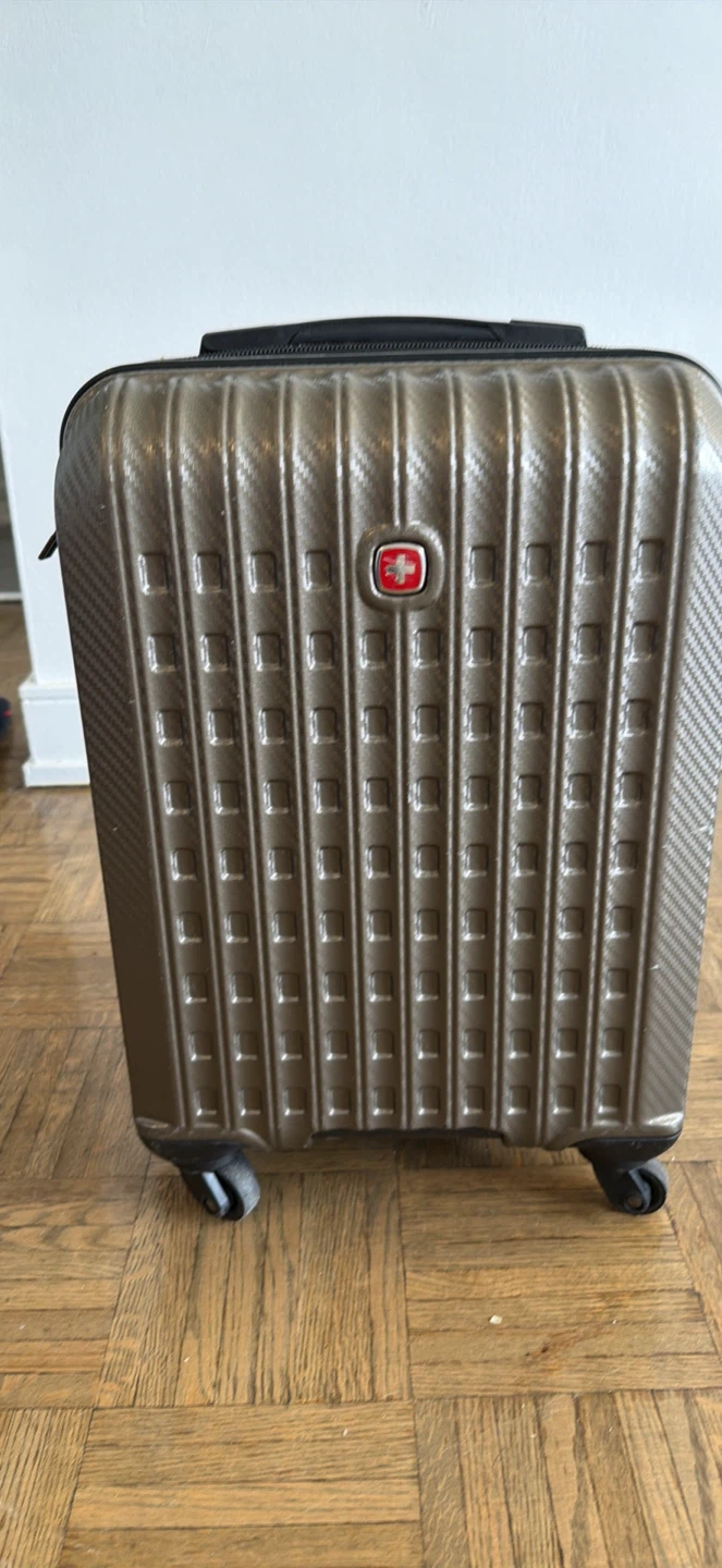 Swiss Gear Carry-On Luggage - photo 4