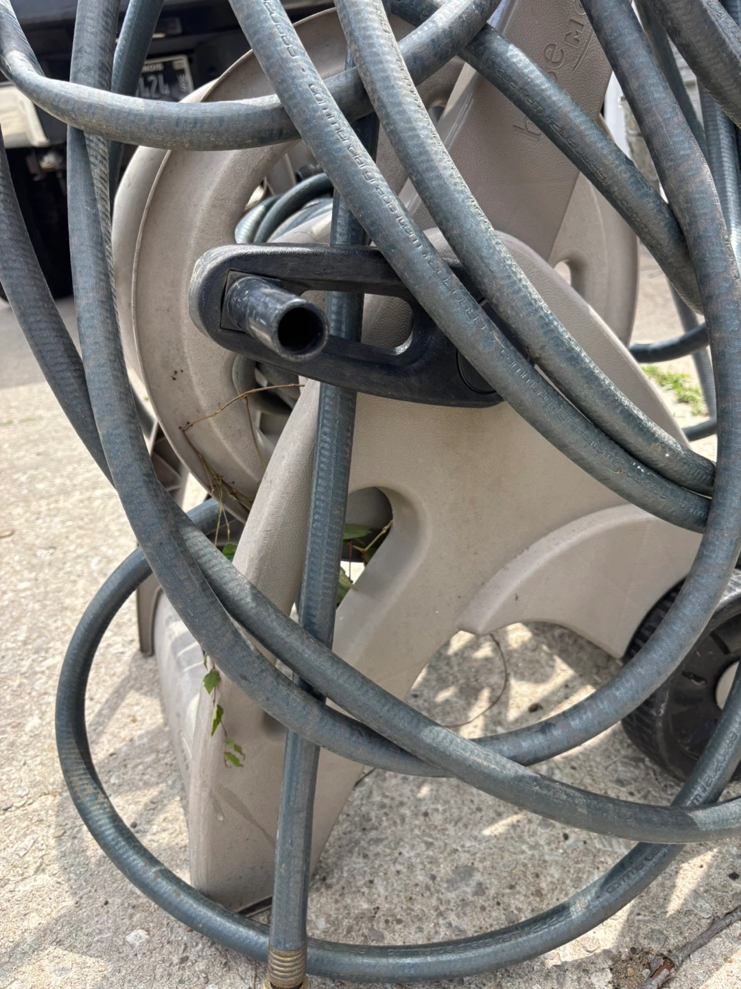HOSEMOBILE Garden Hose Reel with Sprayer - photo 5