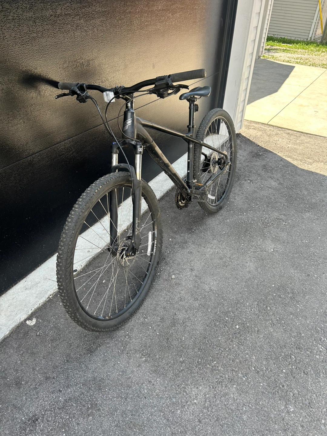 GT Mountain Bike - photo 2