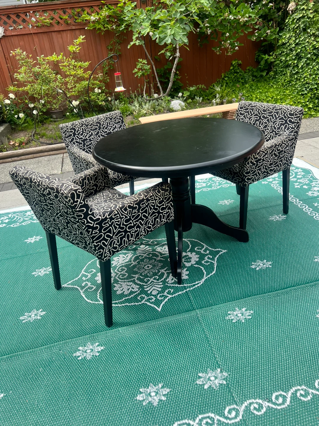 Round Dining Table and 3 Chairs Set - photo 2