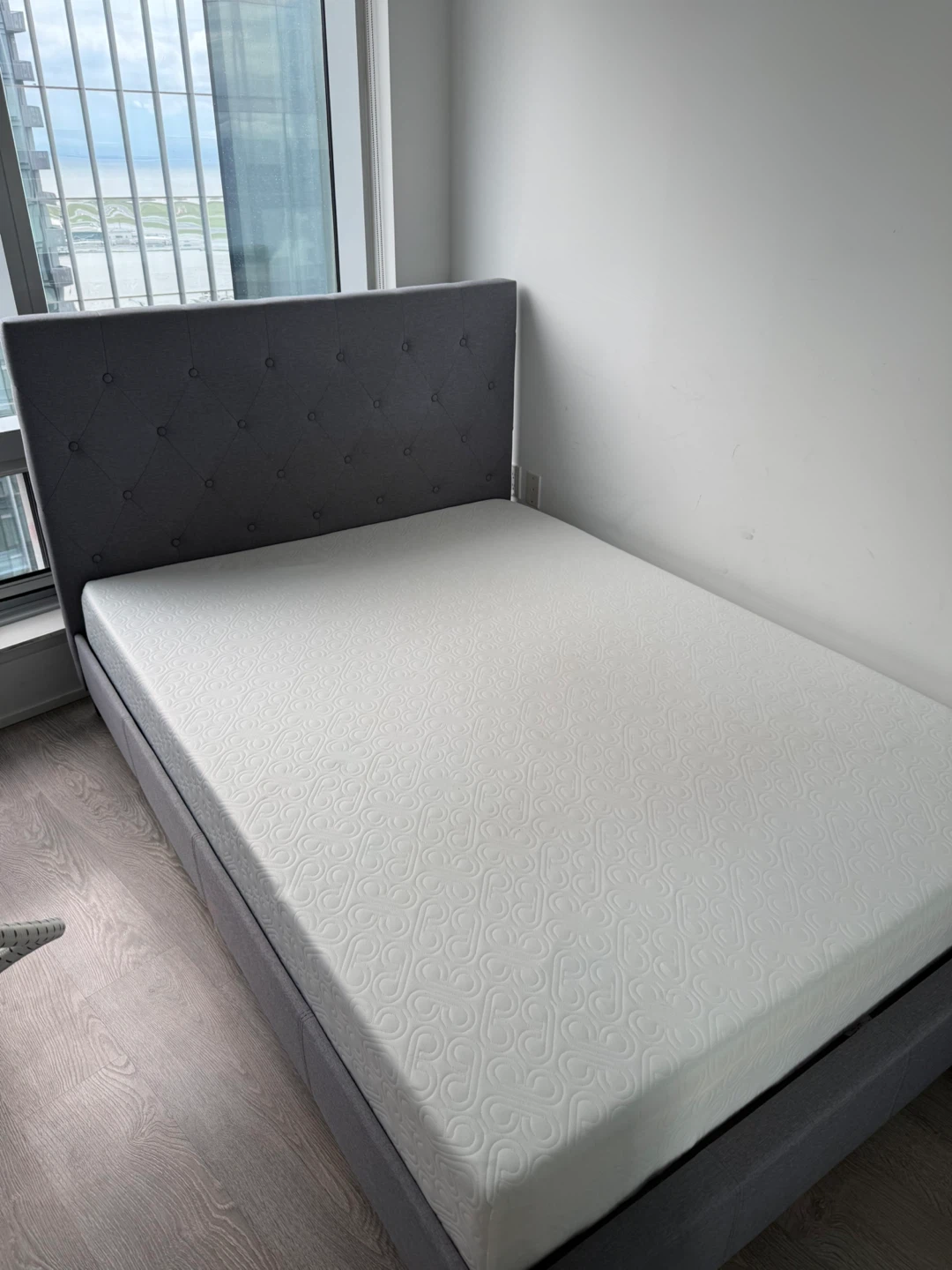 Bloom River double mattress and bed frame - photo 2