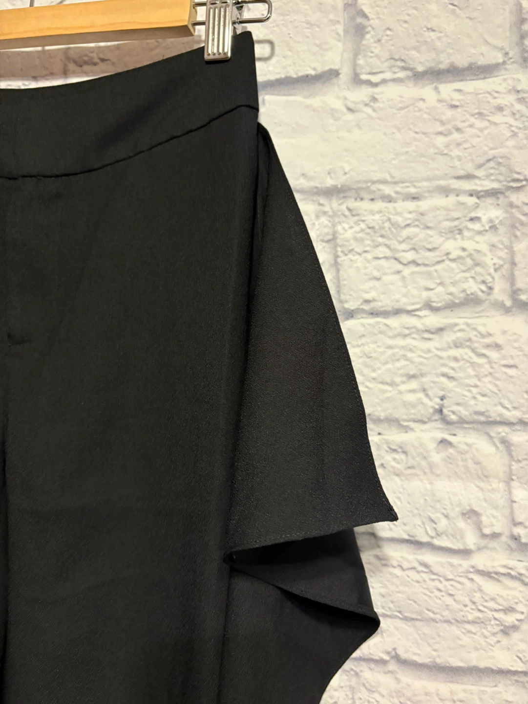 Club Monaco Black Wide-Leg Culottes Size 00 - photo 2